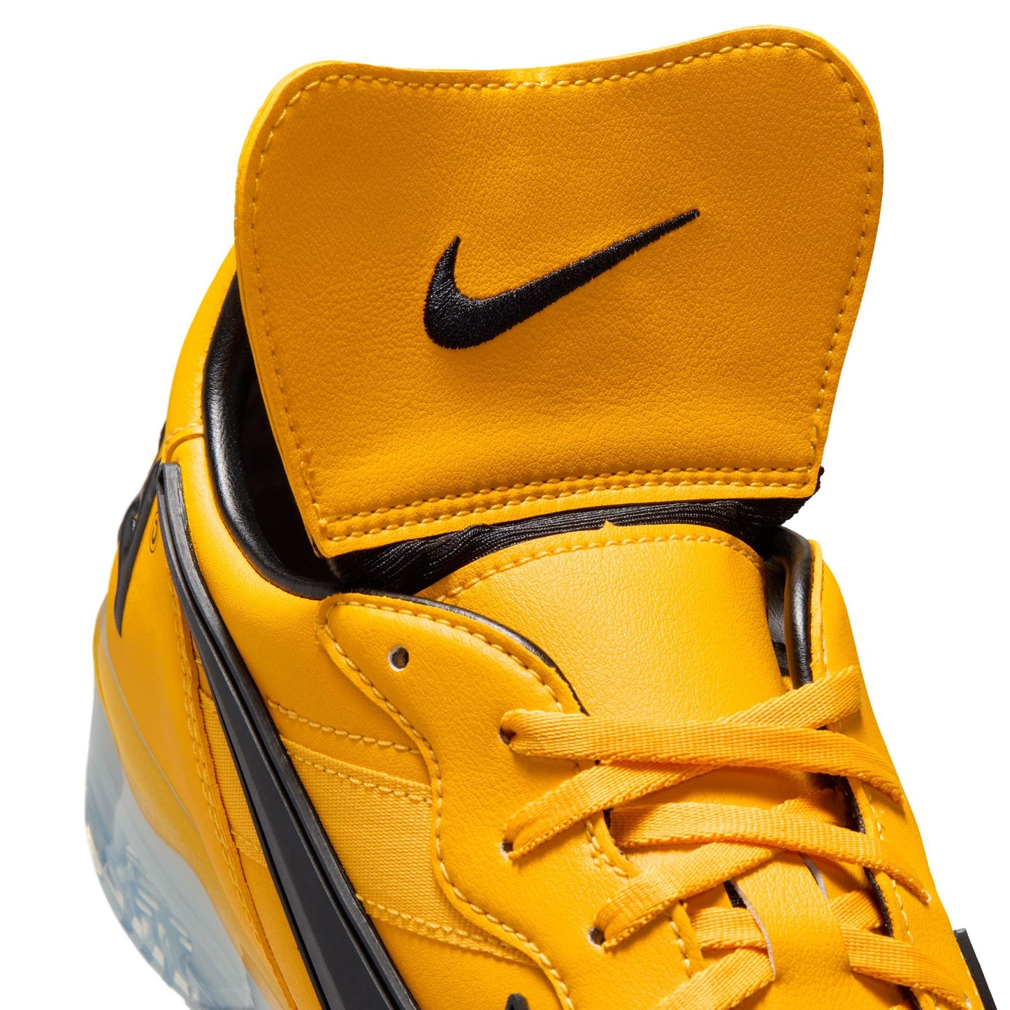 Canada x NOCTA NIKE CRYO SHOT NCT / 700:UNIVERSITY GOLD/BLACK-WHITE