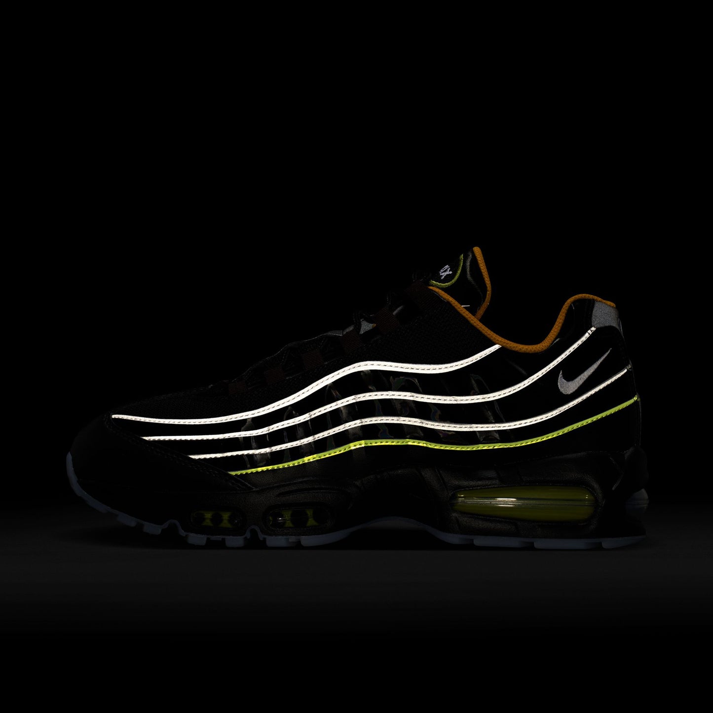 NIKE AIR MAX 95 BIG BUBBLE SE / 010:BLACK/WHITE-GOLD LEAF-PEAR