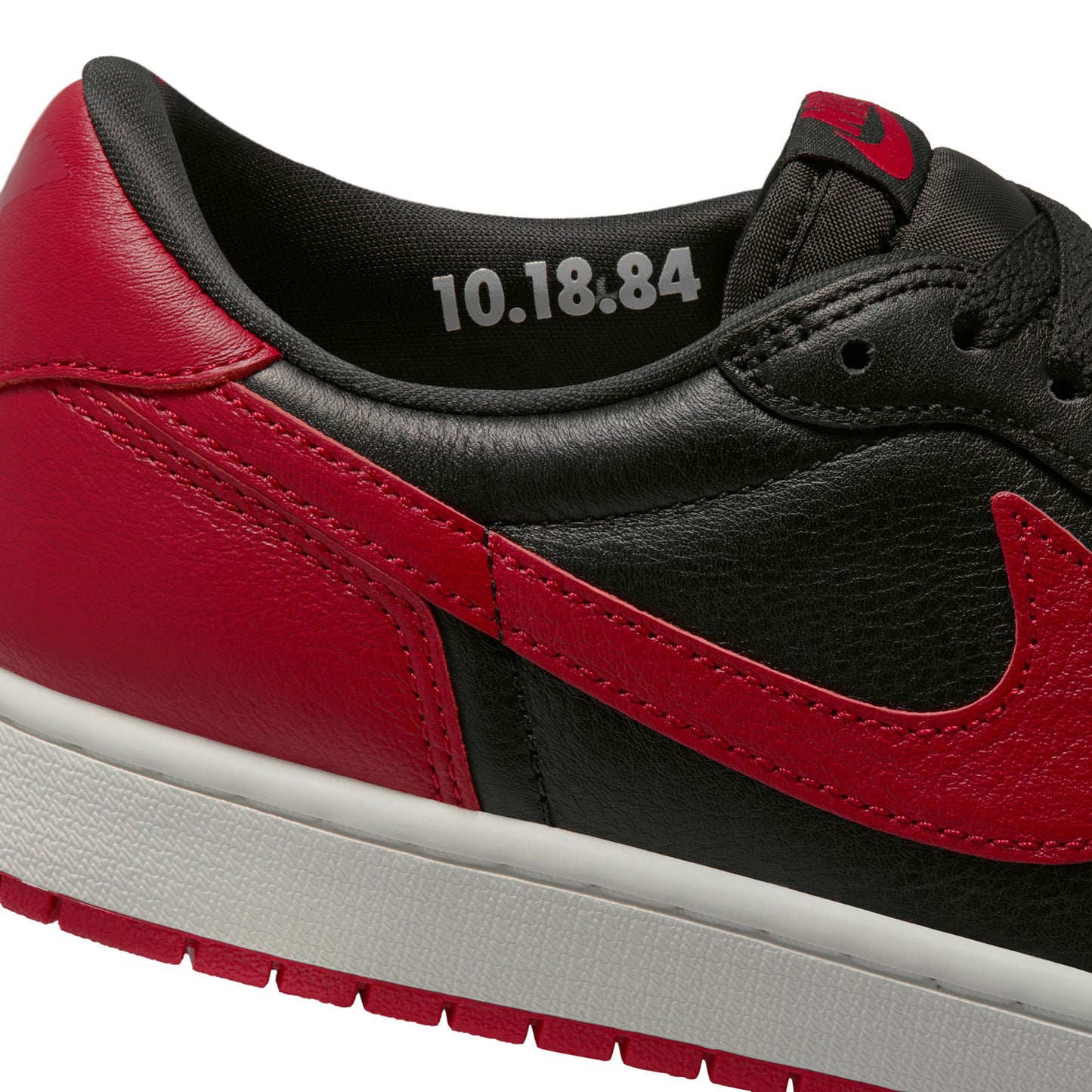 AIR JORDAN 1 RETRO LOW OG / 001:BLACK/BLACK-VARSITY RED