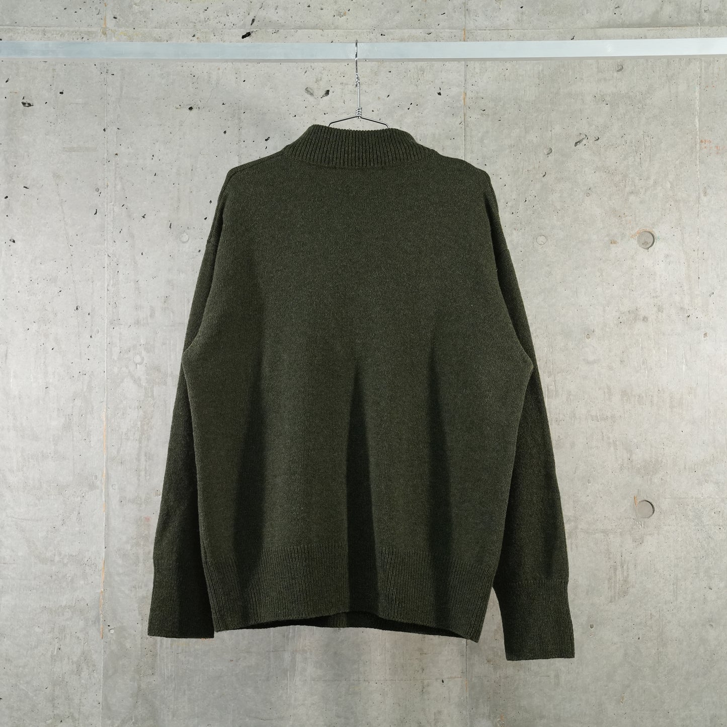 SHETLAND FEATHER CREWNECK / THORN