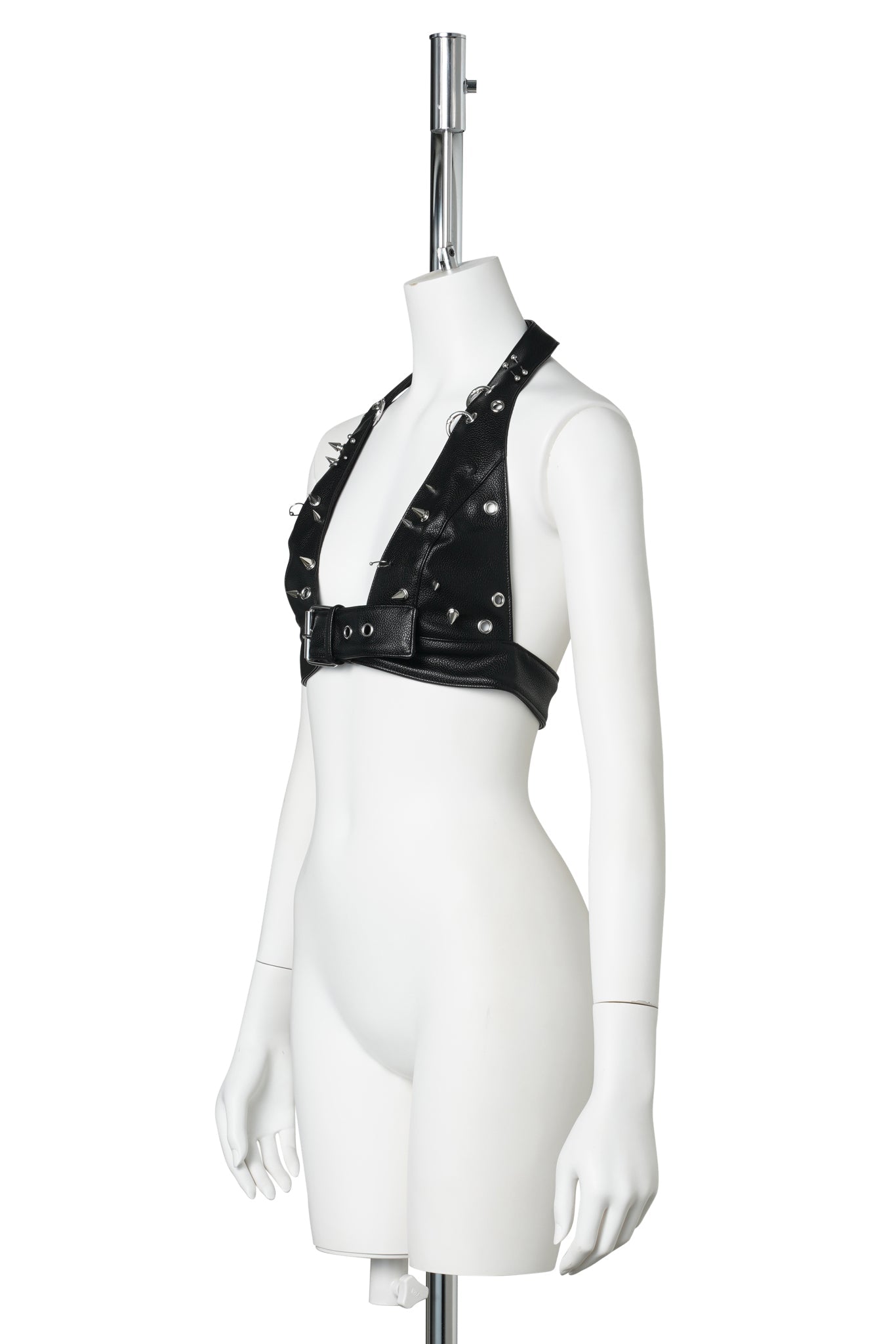 PIERCED HALTER TOP / BLACK