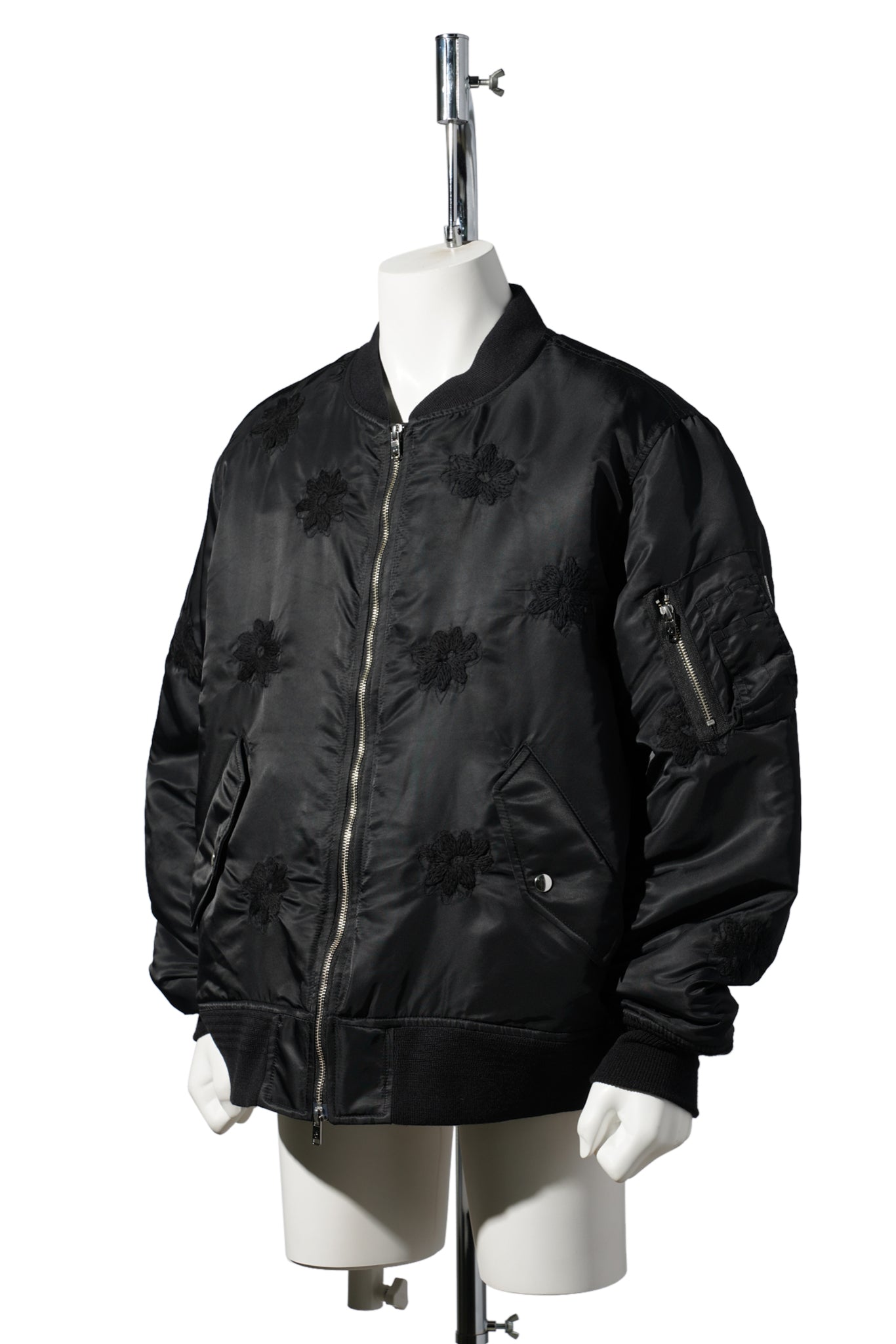 FLOWER EMBROIDERY FLIGHT JACKET / BLACK