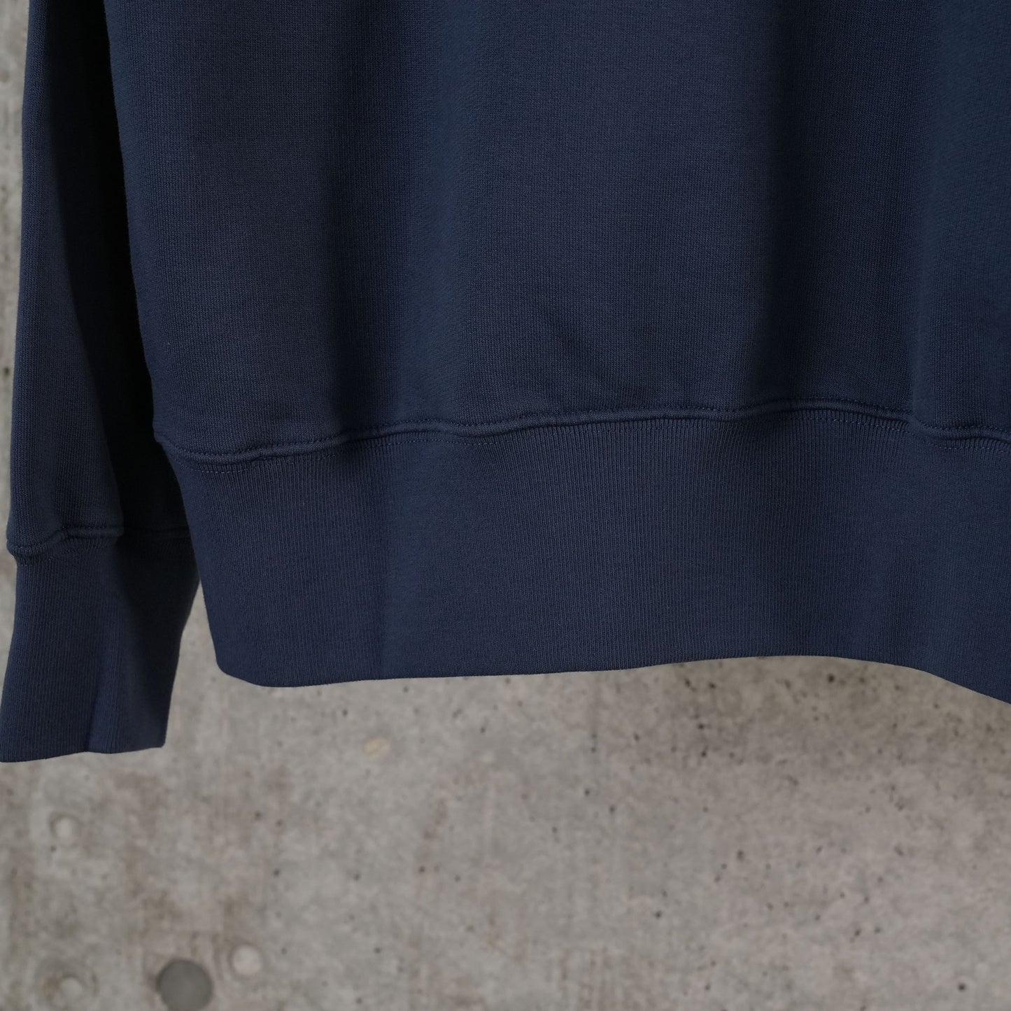 HARD FEELINGS CREW NECK SWEAT / NAVY