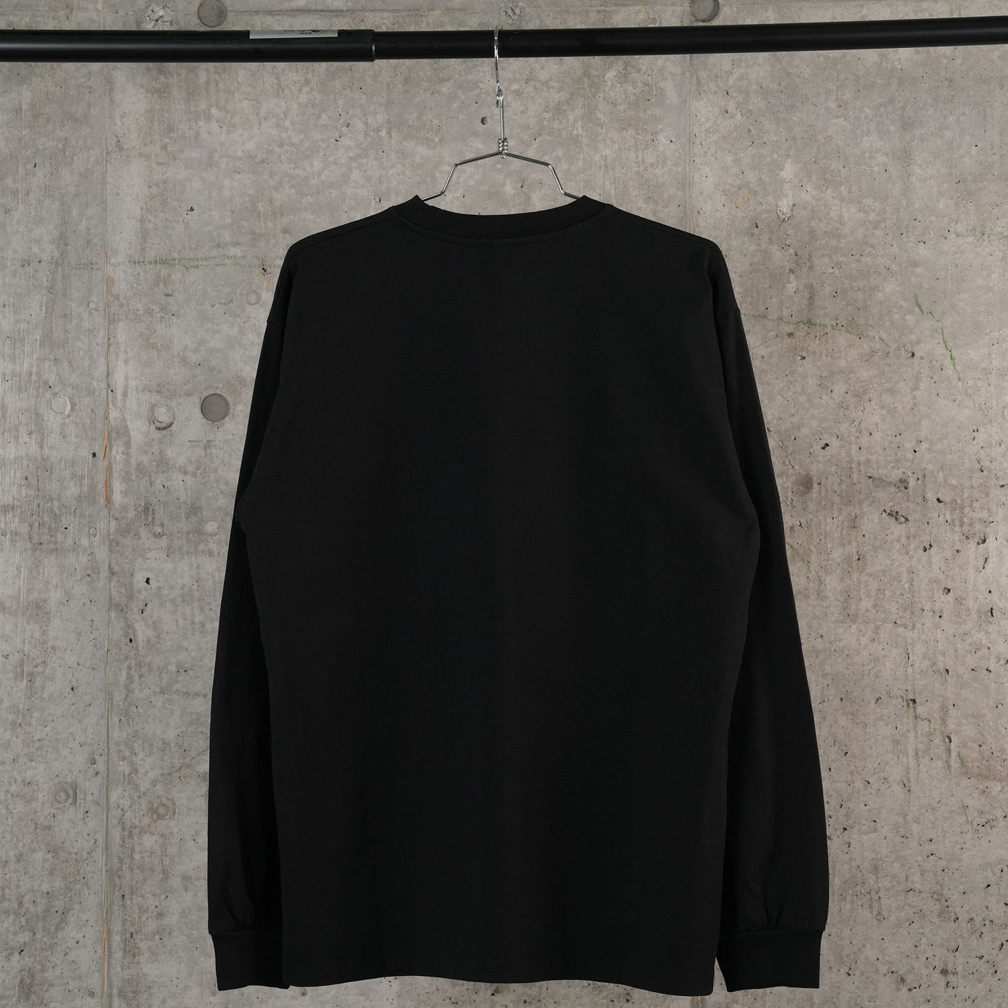 VISITORS LS TEE / BLACK