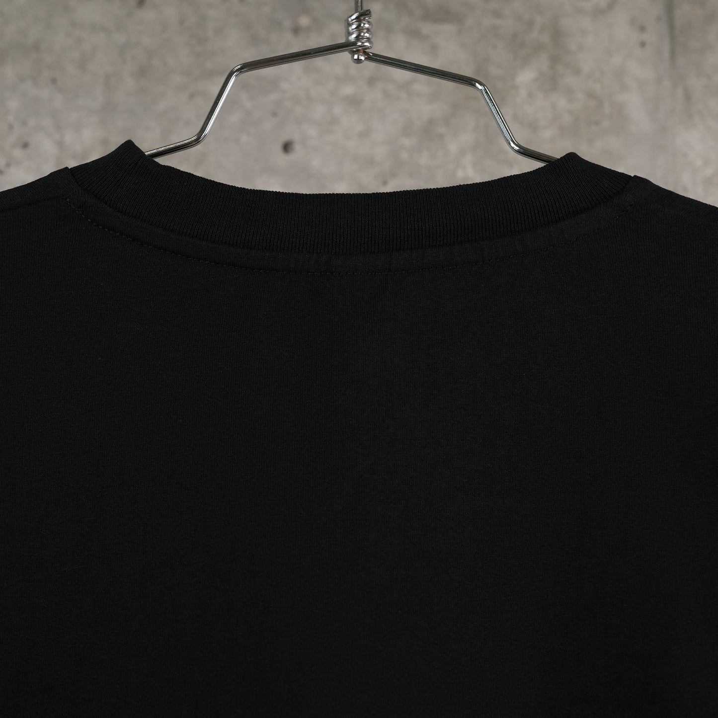 VISITORS LS TEE / BLACK