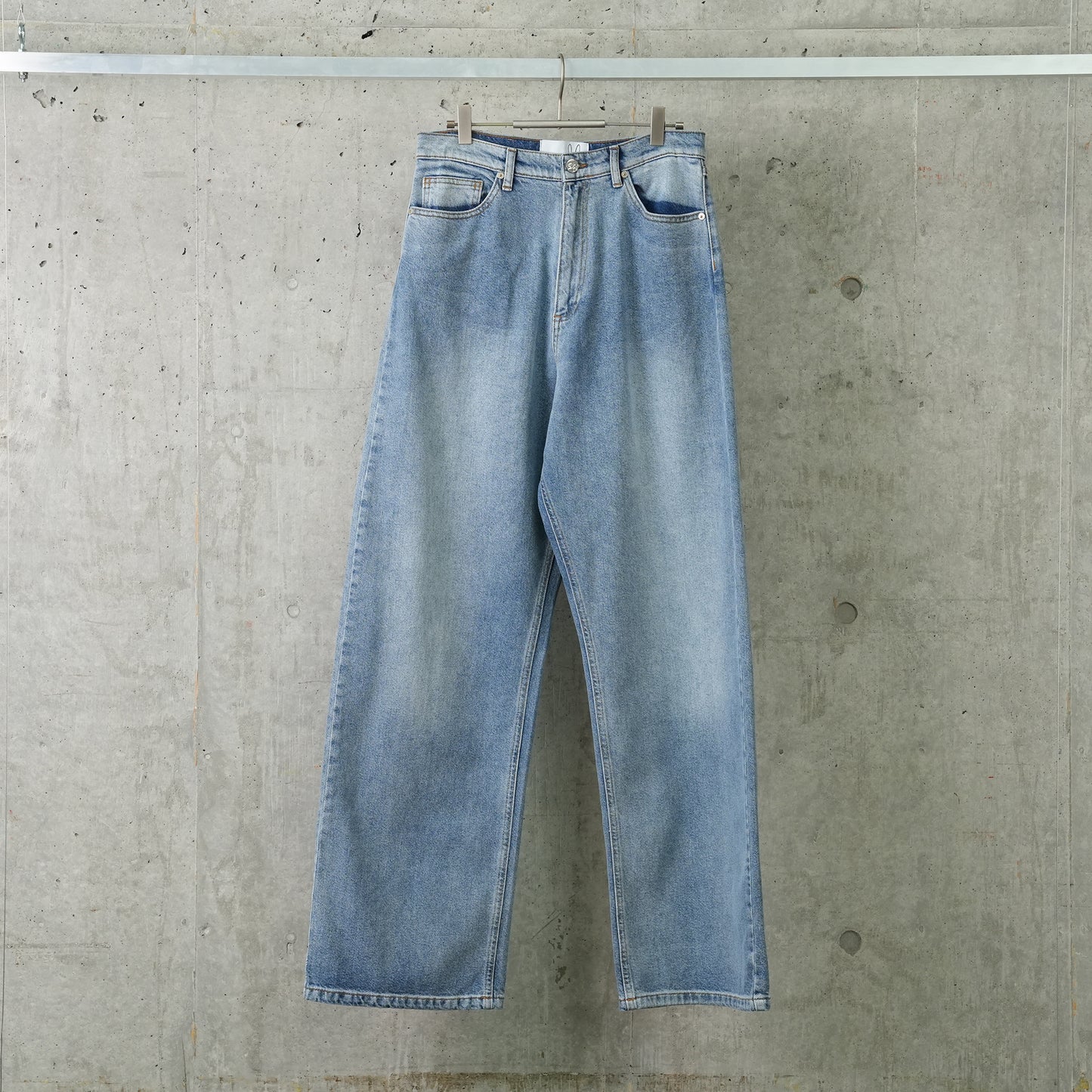 DROP WAIST JEANS / LIGHT WASH