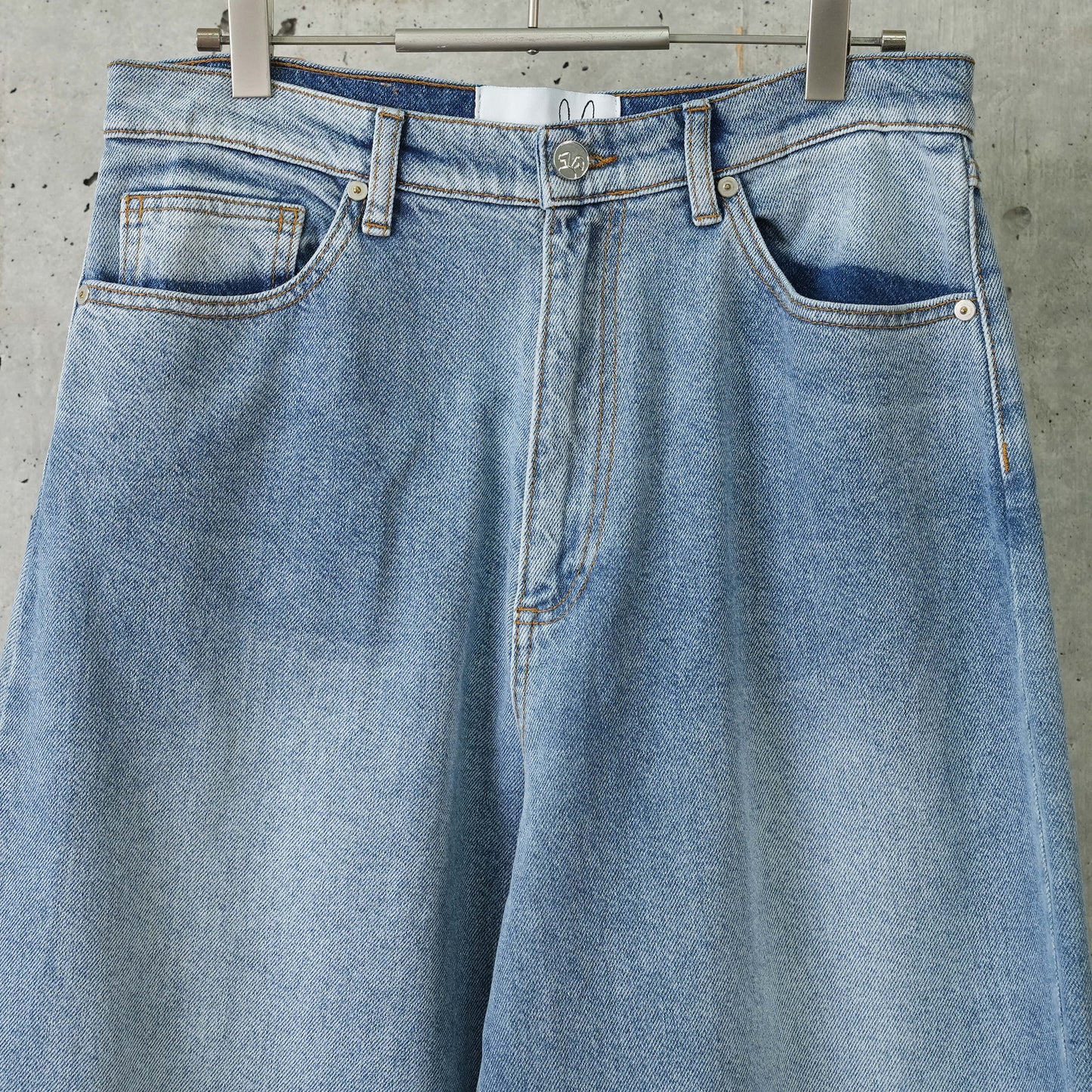 DROP WAIST JEANS / LIGHT WASH