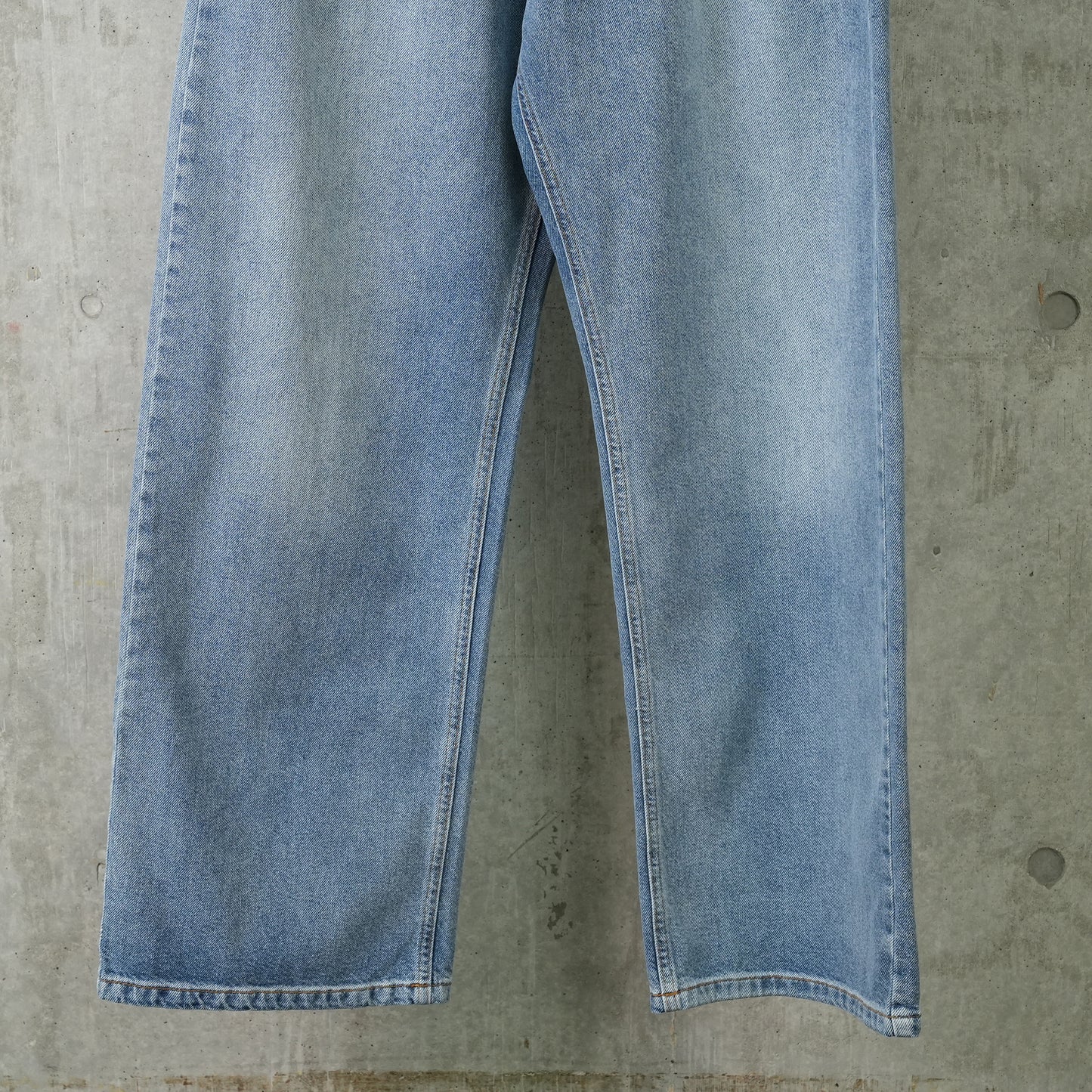 DROP WAIST JEANS / LIGHT WASH