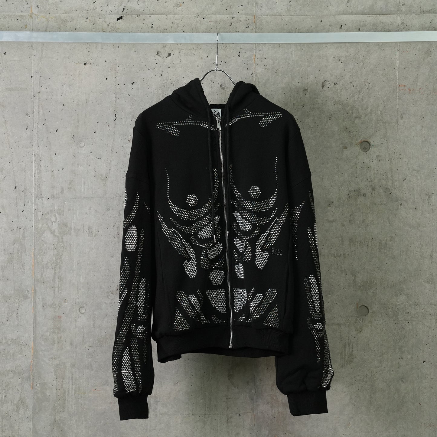 RHINESTONES ZIP-UP HOODIE / BLACK