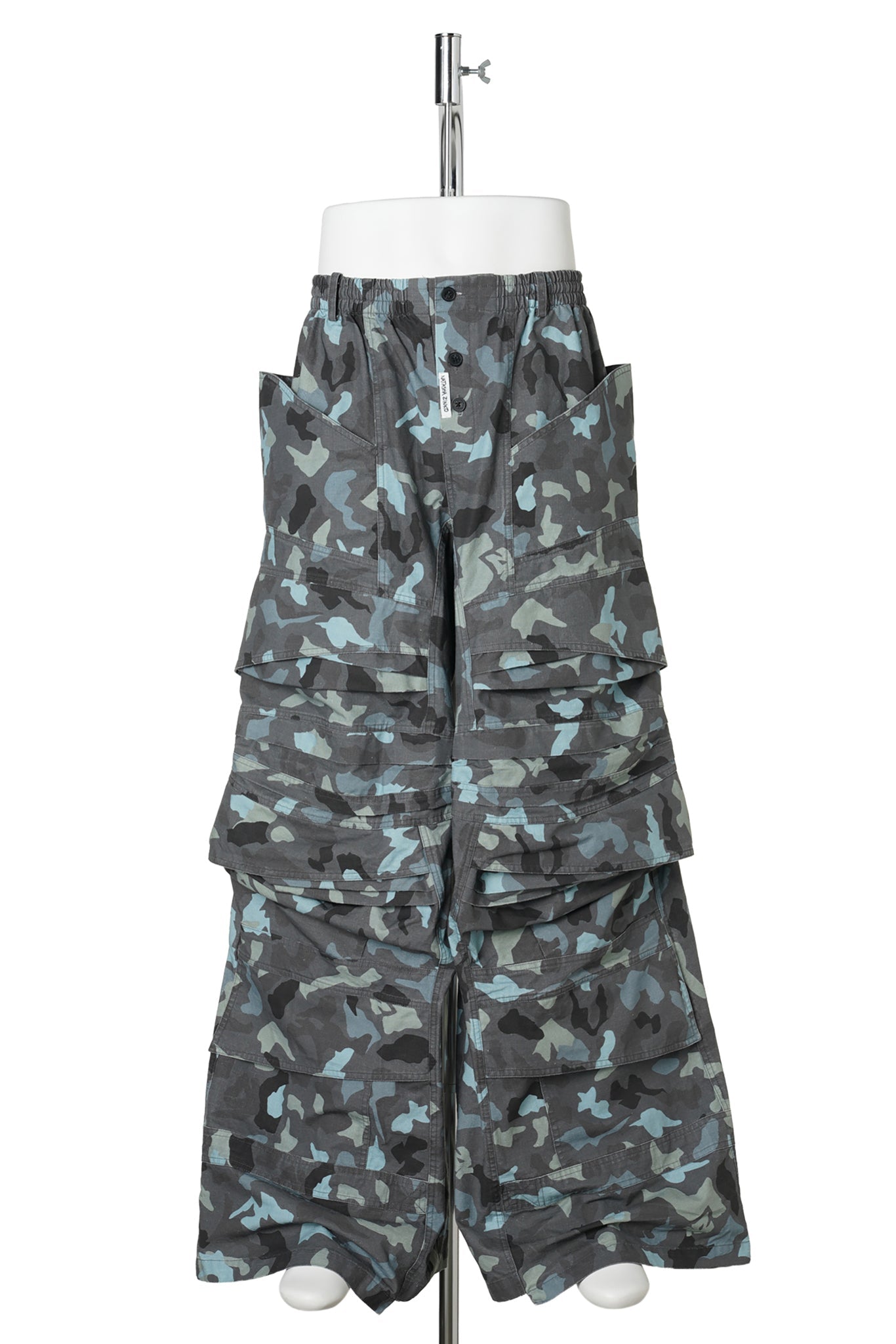 SPLOTCHED CARGO PANTS / CAMOUFLAGE