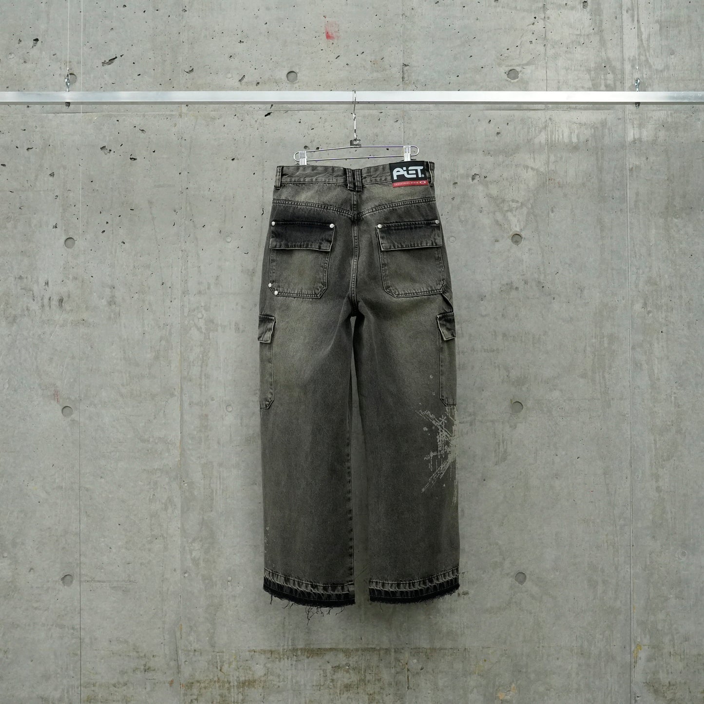 DISTRESSED DENIM PANTS / NEW KHAKI