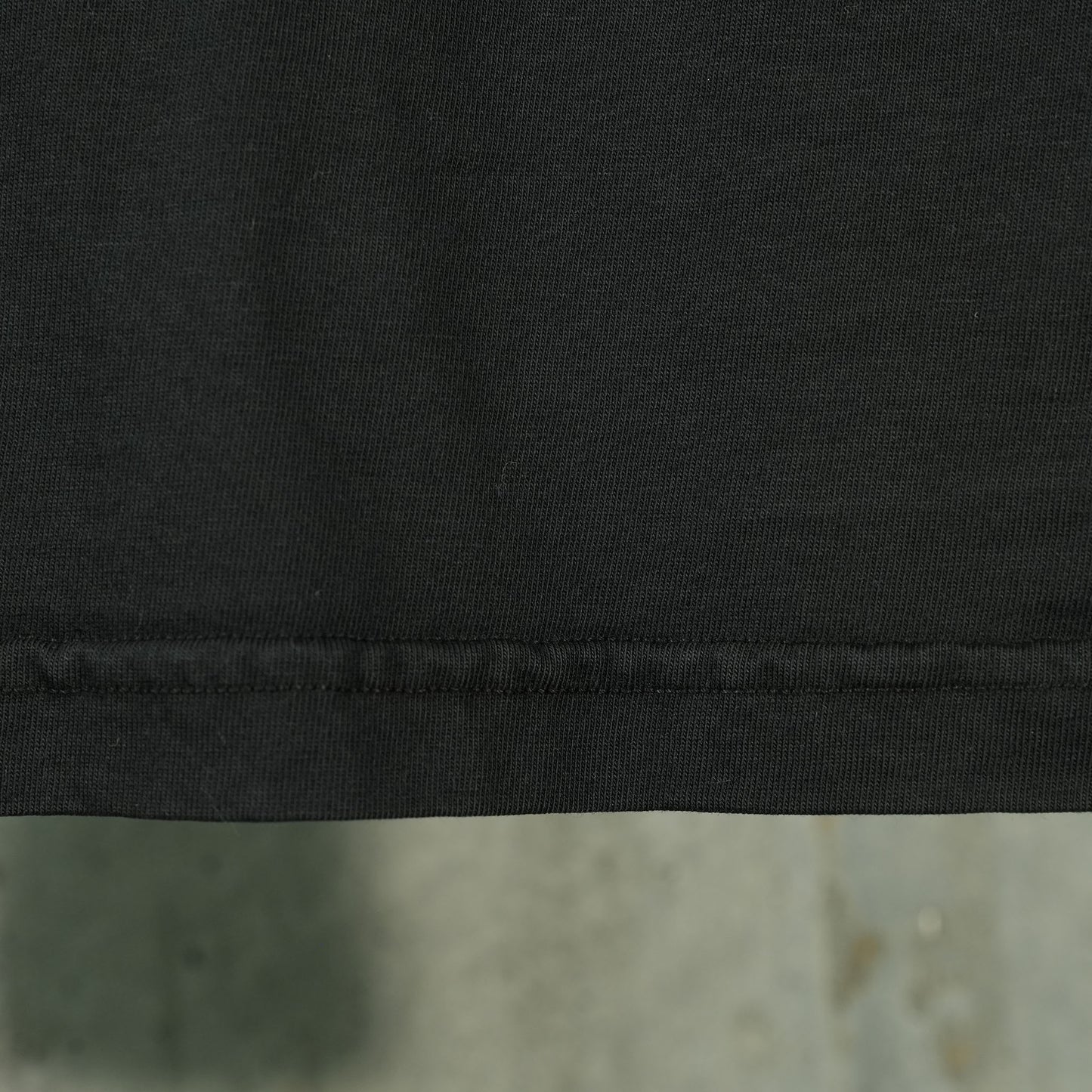 FITTED PUFFY LOGO T-SHIRT / BLACK