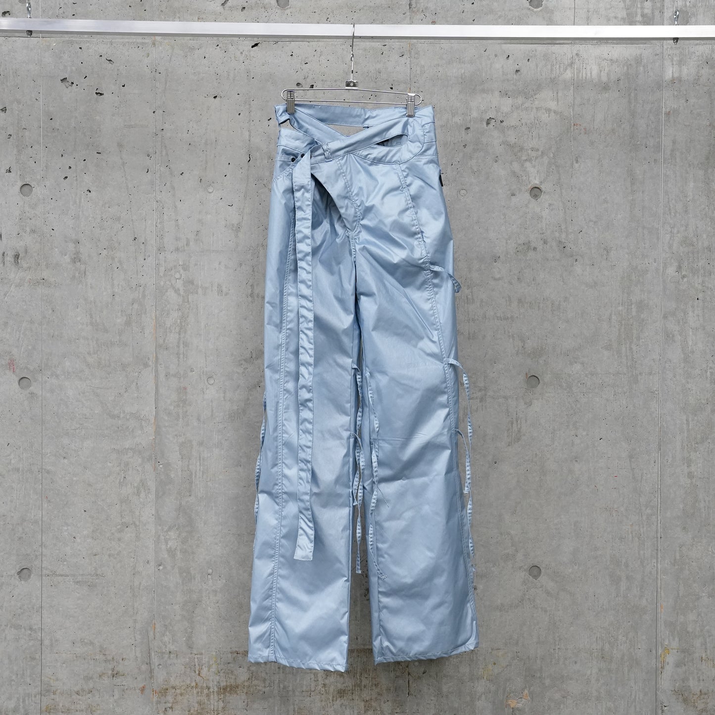 COATED SIGNATURE WRAP JEAN / BLUE