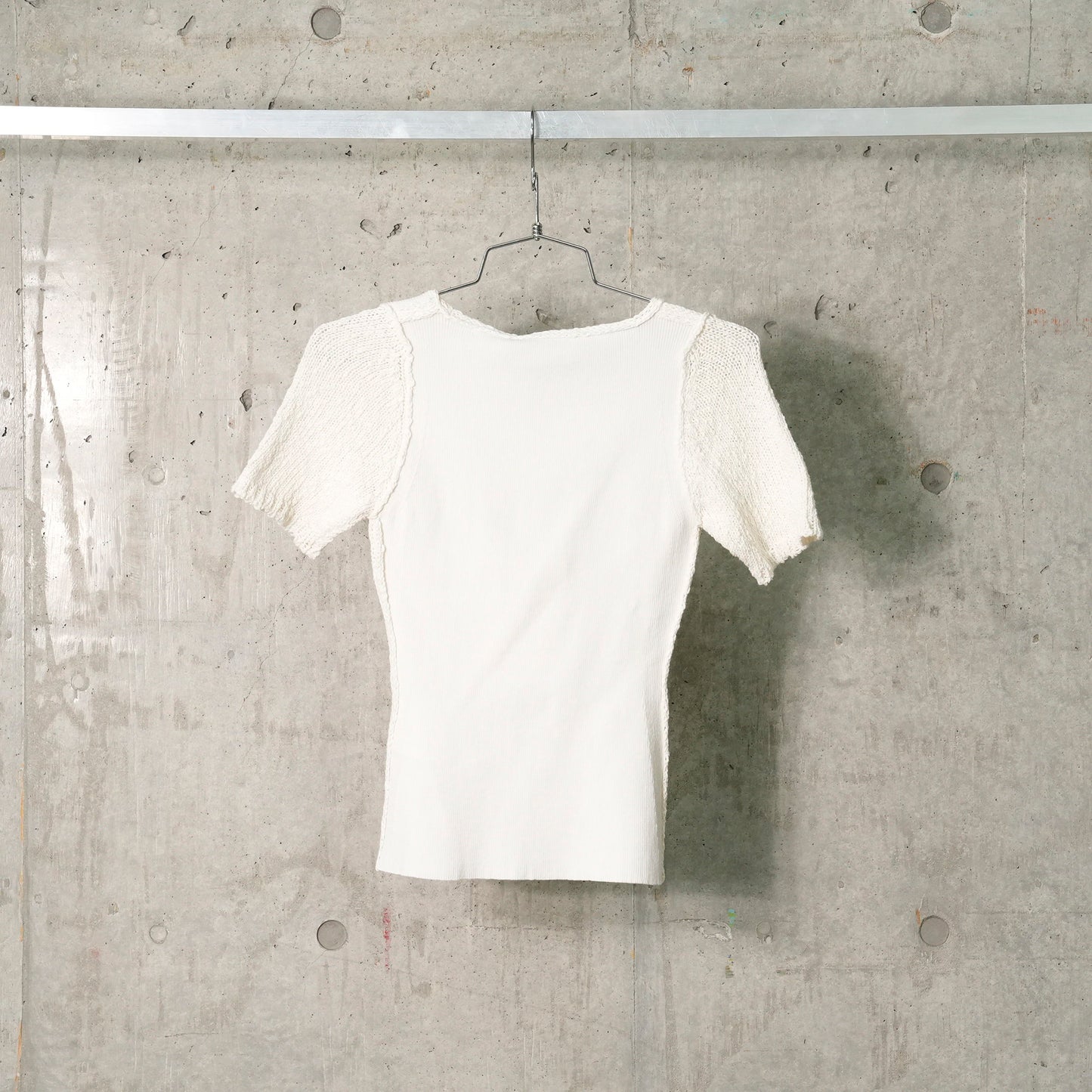 INVERSE ROUNDNECK SHORTSLEEVE / BONE TECH COTTON