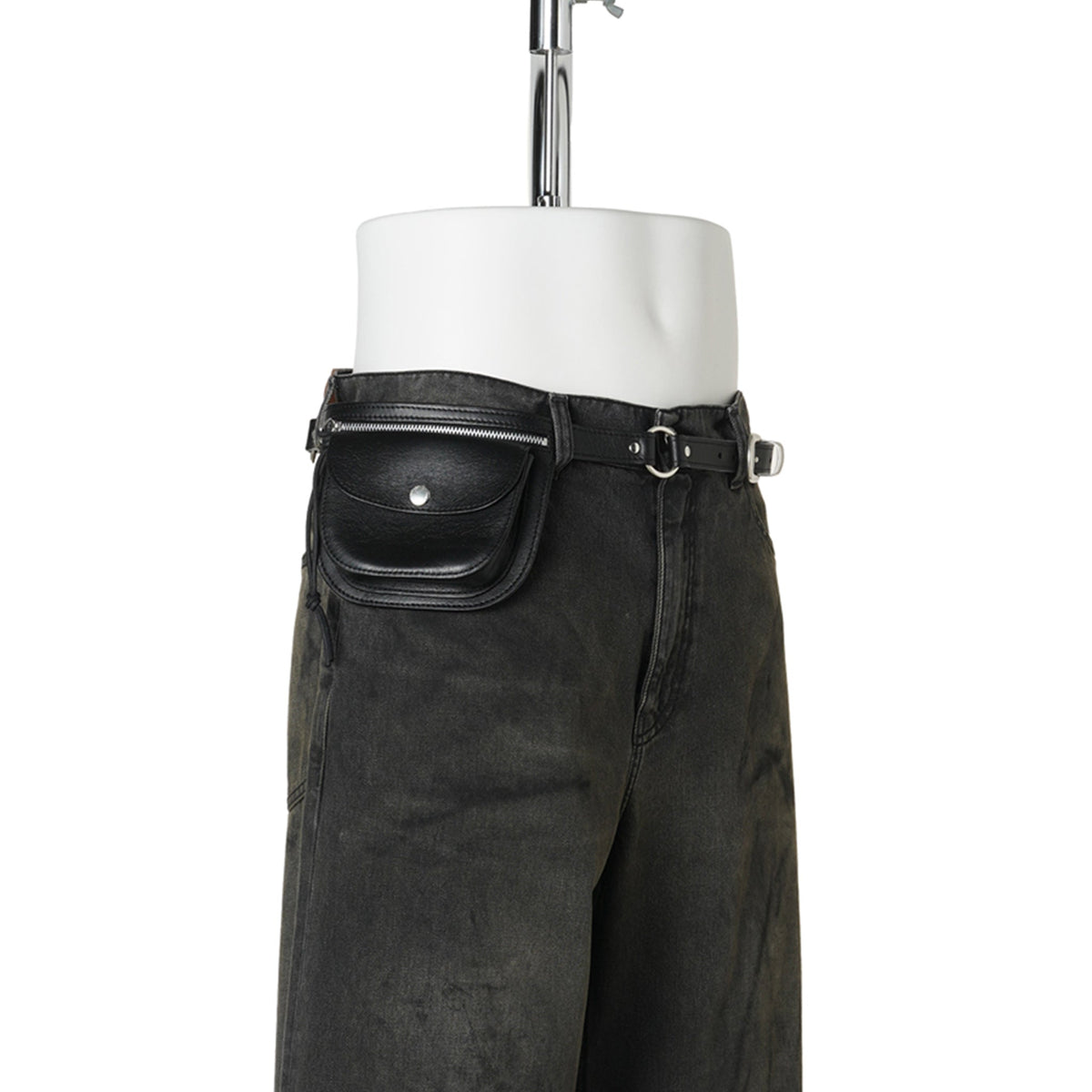 PURSE BELT / MALLEABLE BLACK BULL HIDE