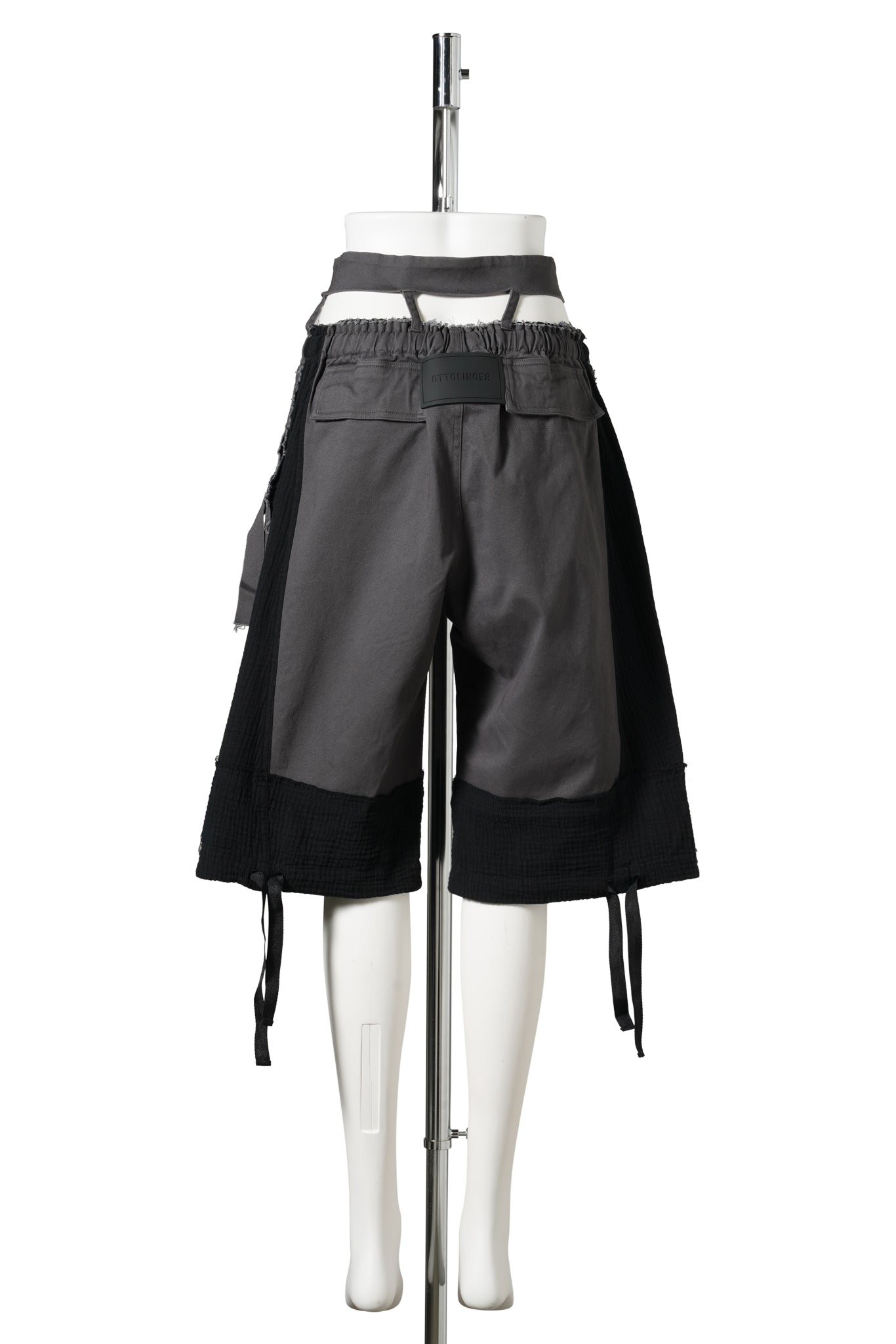 BAGGY CARGO SHORTS / BLACK/GREY