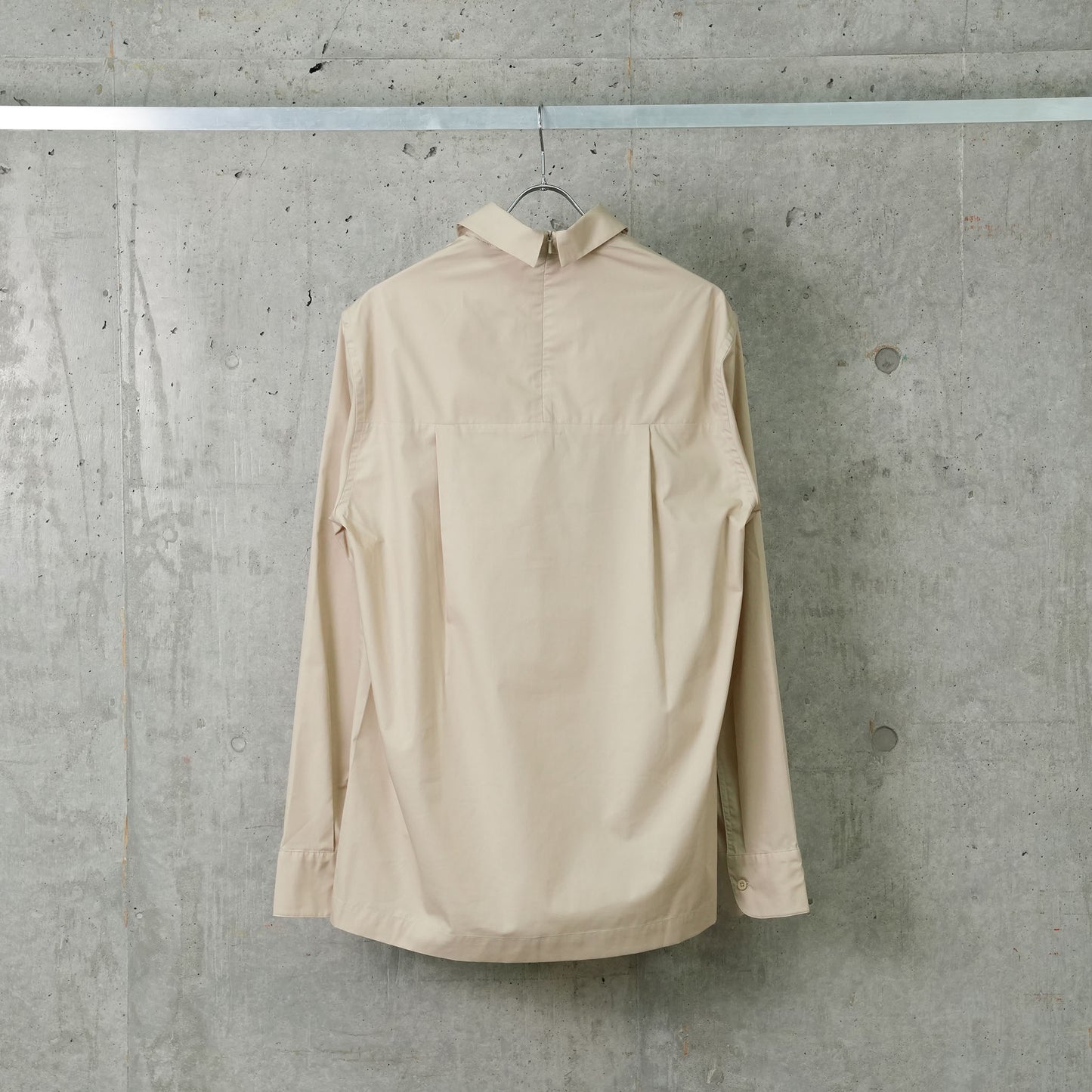 VANISHING TIE SHIRT / BEIGE