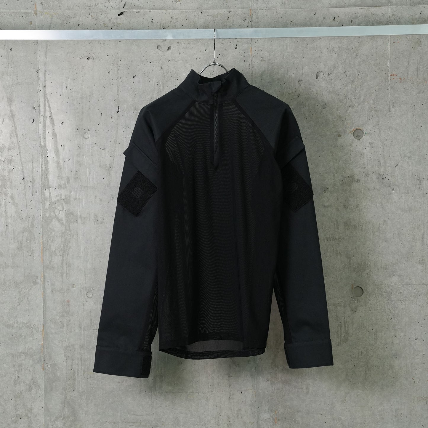 1/4 ZIPPER HYBRID SHIRT / BLACK