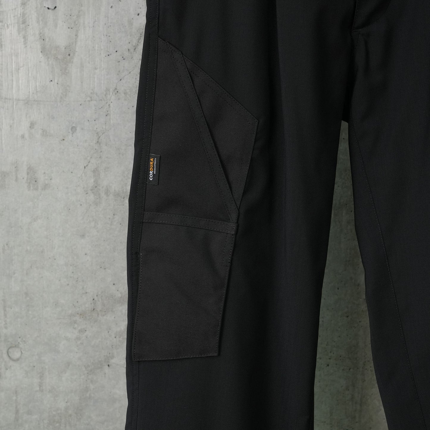 CARGO SUIT TROUSER WITH CORDURA KNIFE POCKET AND SHEER / BLACK/CHAMPAGNE