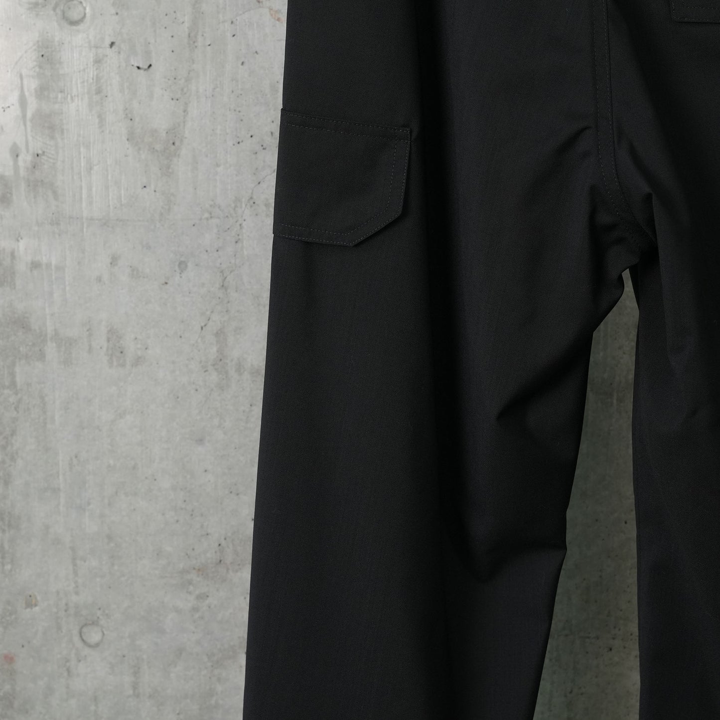 CARGO SUIT TROUSER WITH CORDURA KNIFE POCKET AND SHEER / BLACK/CHAMPAGNE