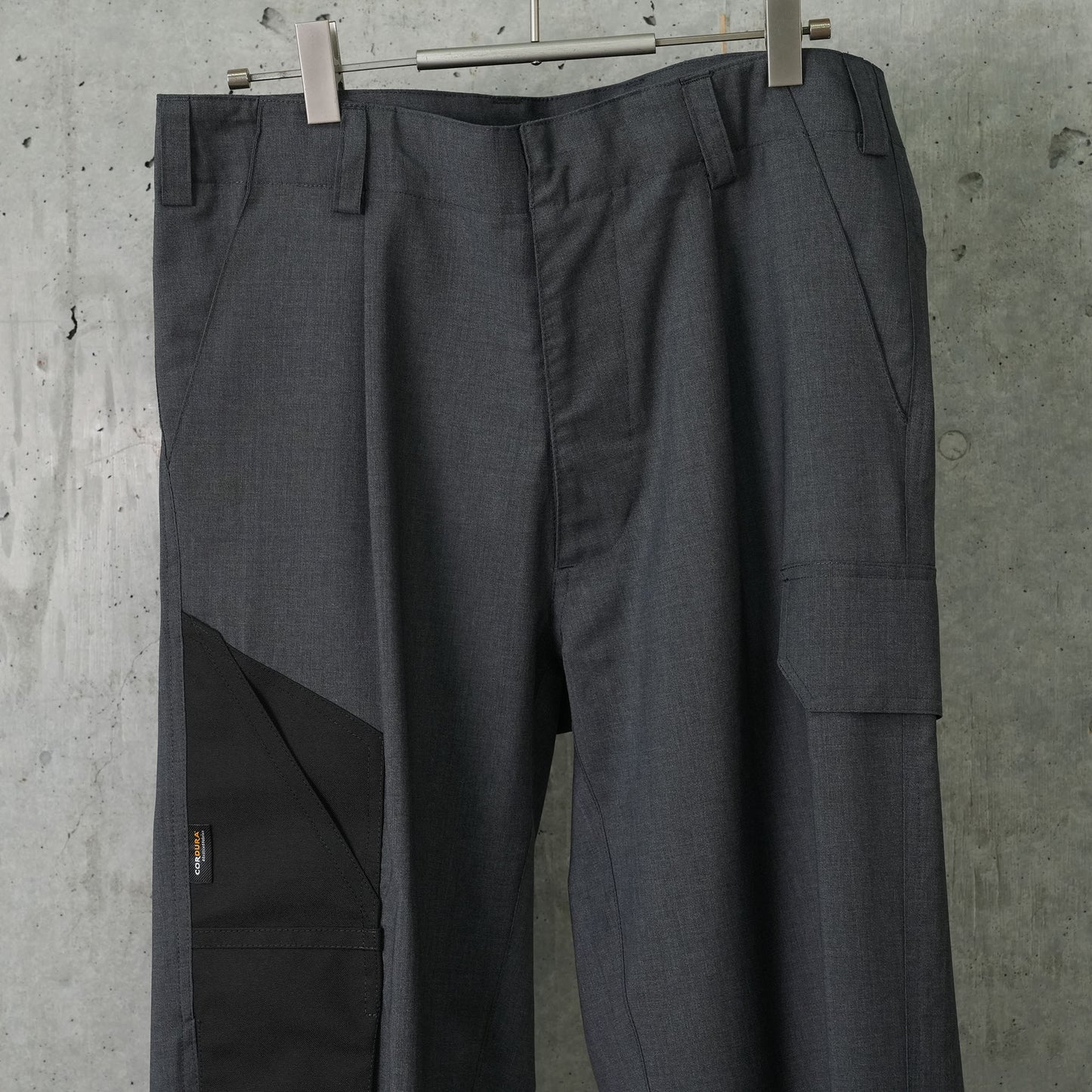 CARGO SUIT TROUSER WITH CORDURA KNIFE POCKET / GREY/BLACK