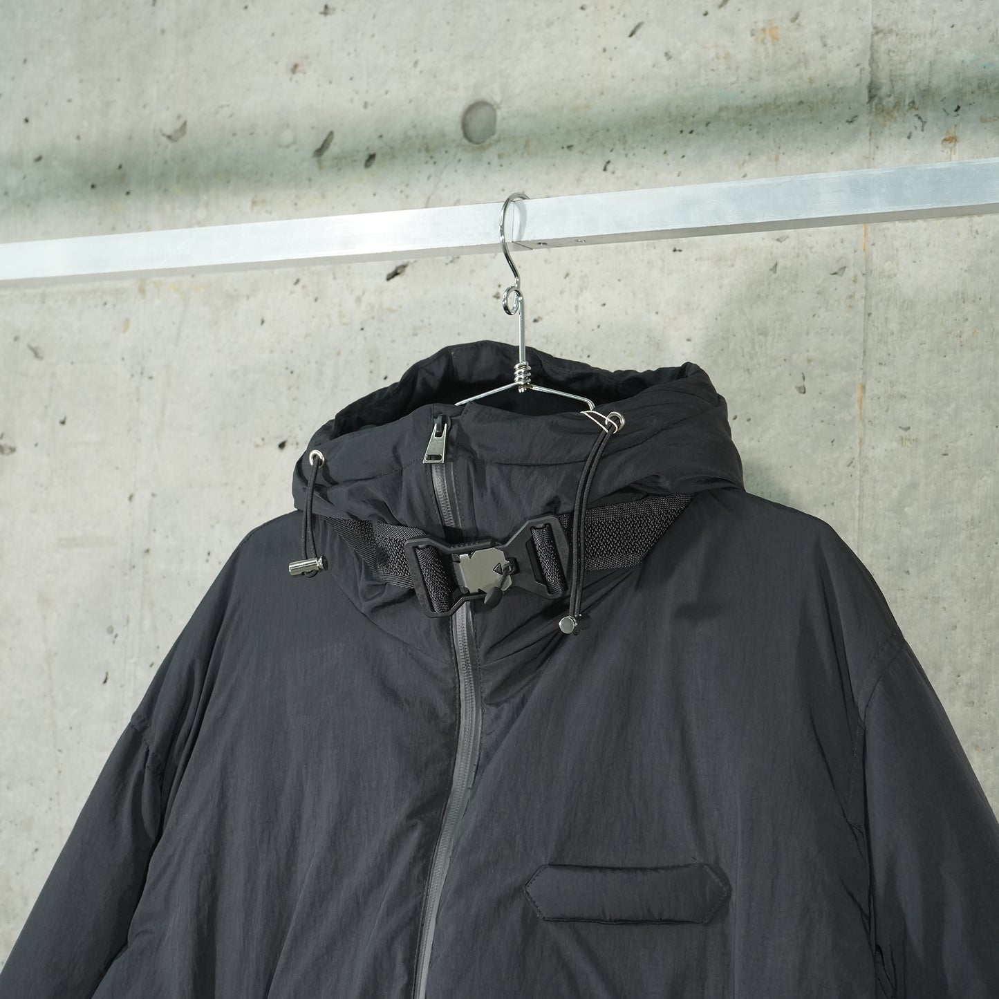 ASTRO PUFFER / BLACK