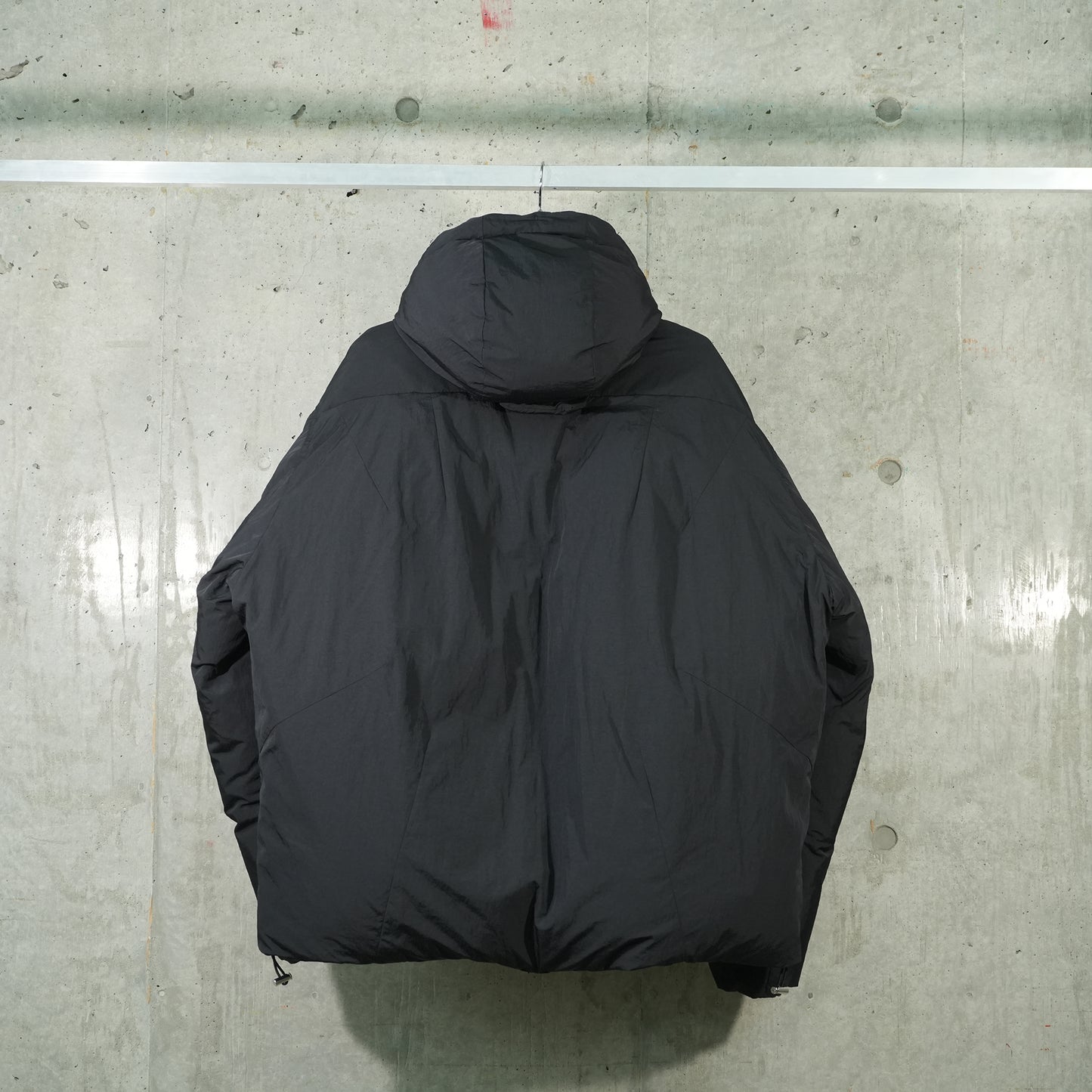 ASTRO PUFFER / BLACK