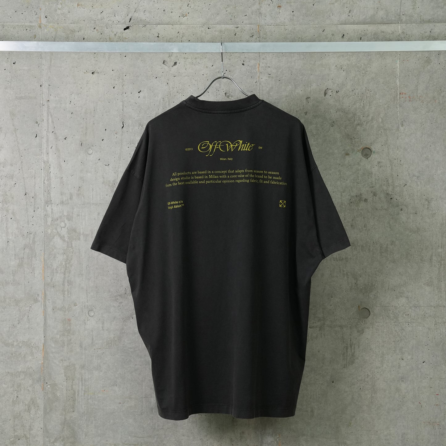 BLURRED BACCHUS OVER S/S TEE / 1065:BLACK/YELLOW