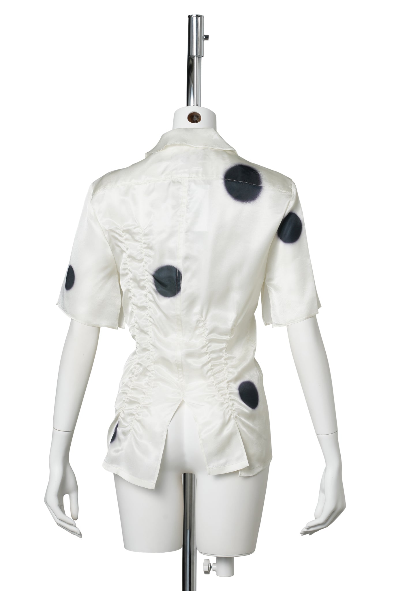 OVER SHIRRED DOT BLOUSE / CREAM