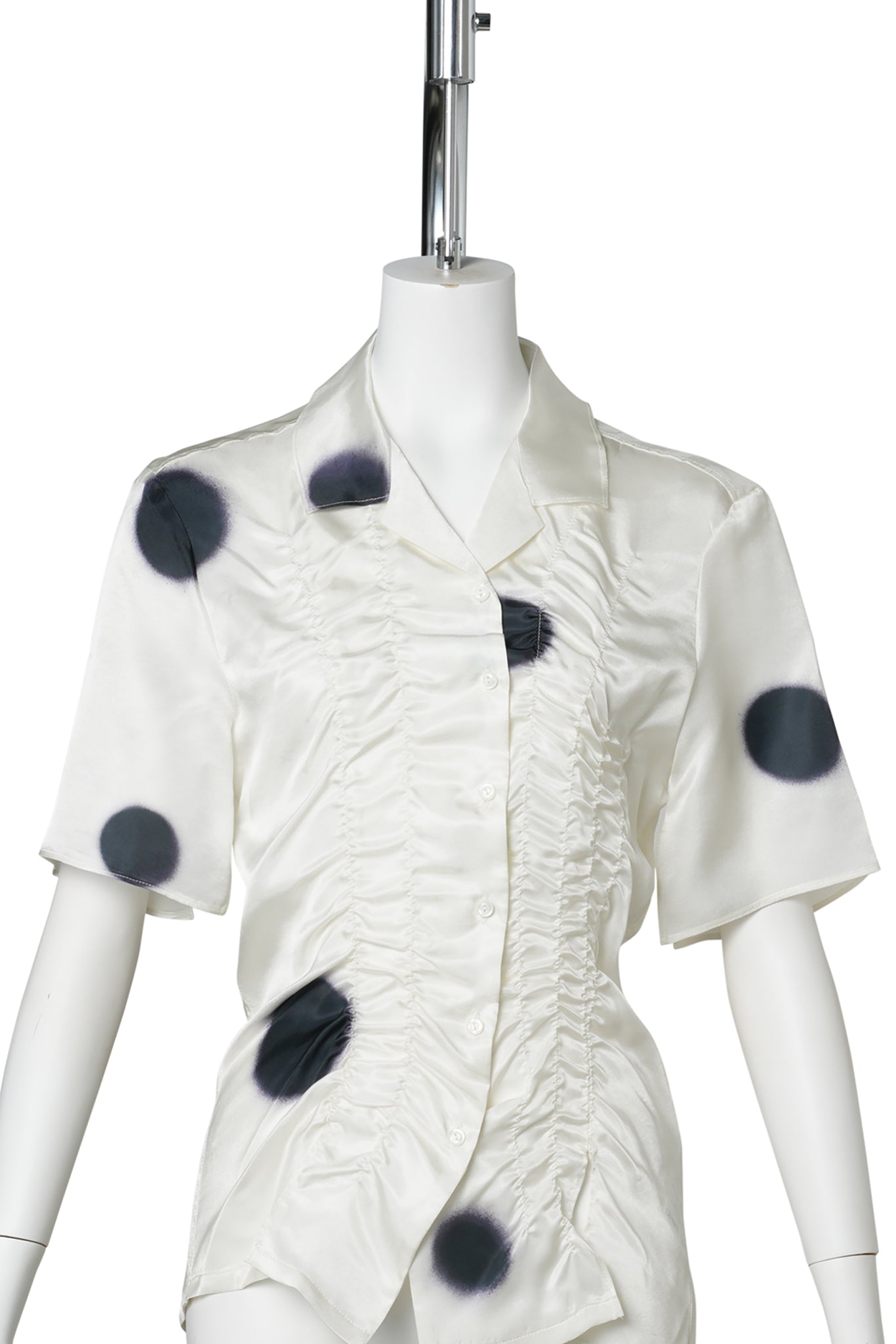 OVER SHIRRED DOT BLOUSE / CREAM