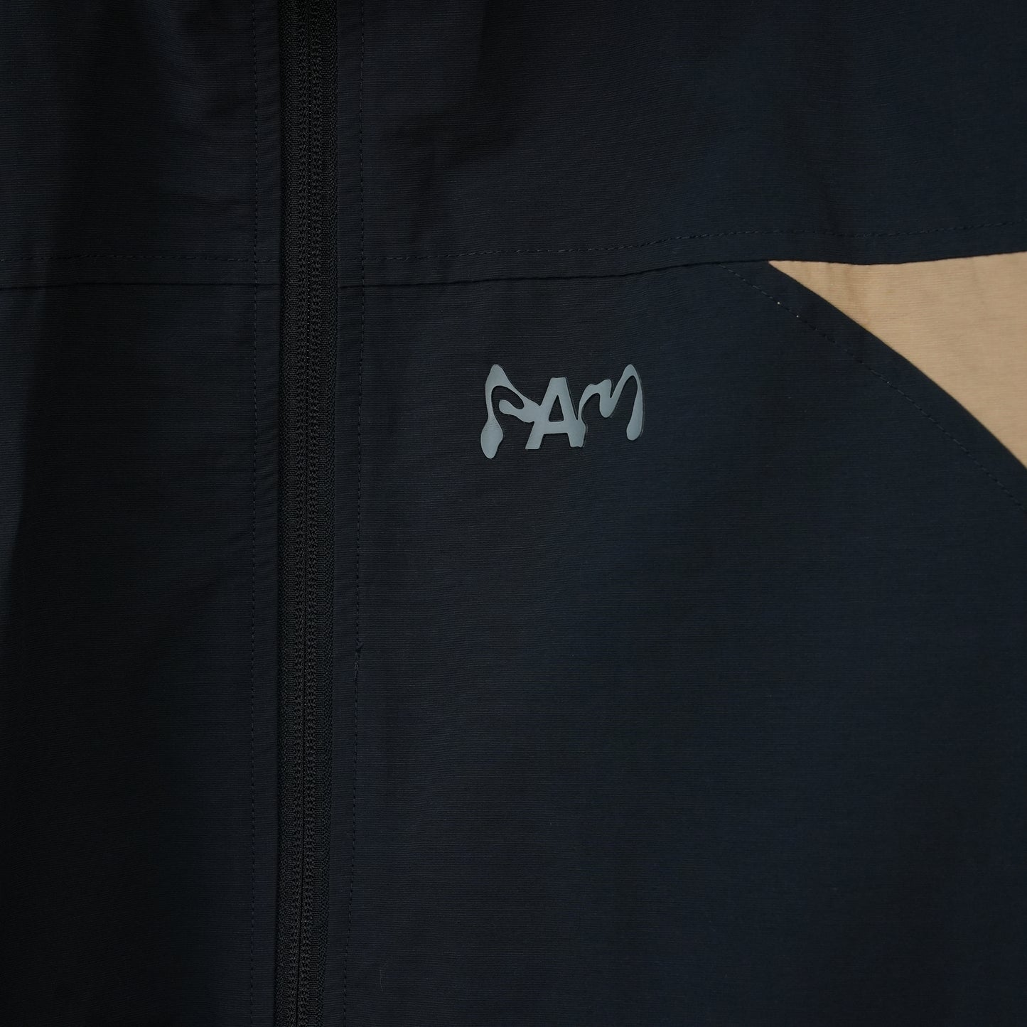 THE LOFT SHELL JACKET / NAVY