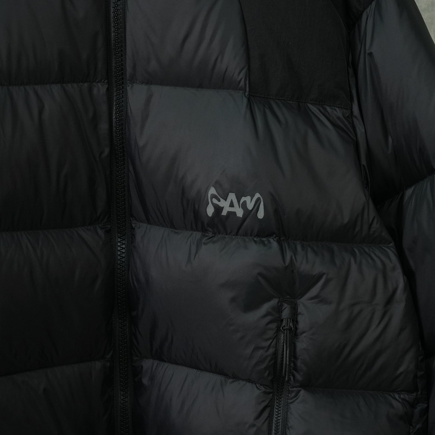 STREAM DOWN PUFFER JACKET / BLACK