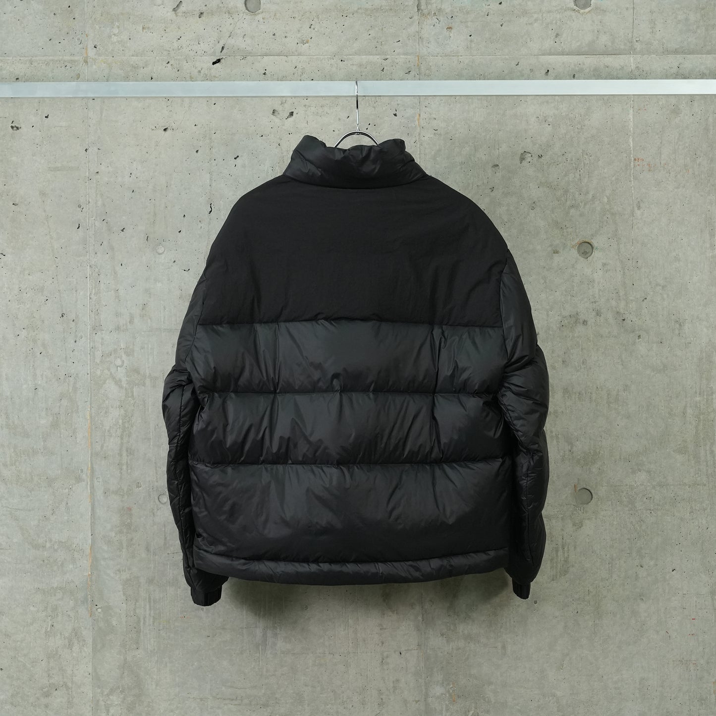 STREAM DOWN PUFFER JACKET / BLACK