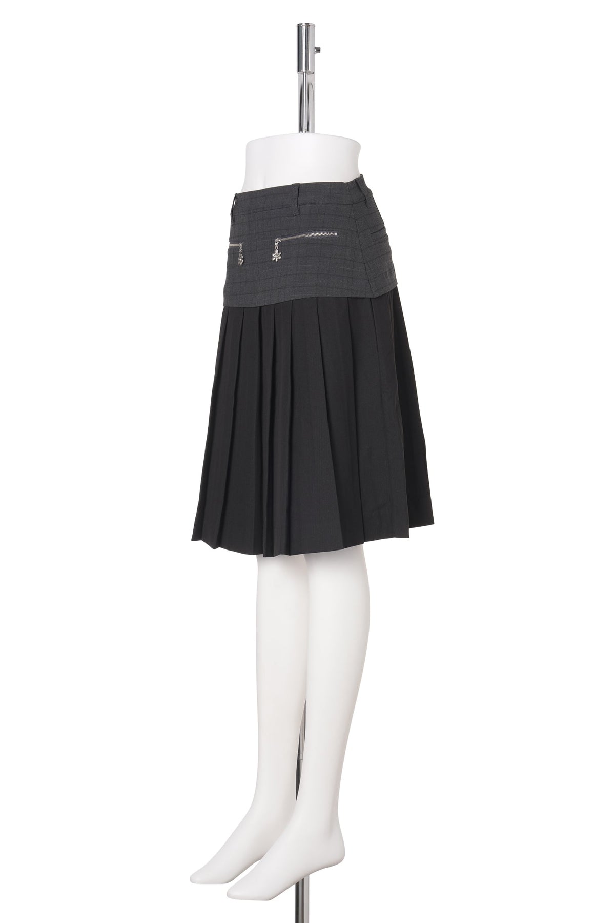 SPIRAL JETTY PLEAT SKIRT / BLACK/GREY