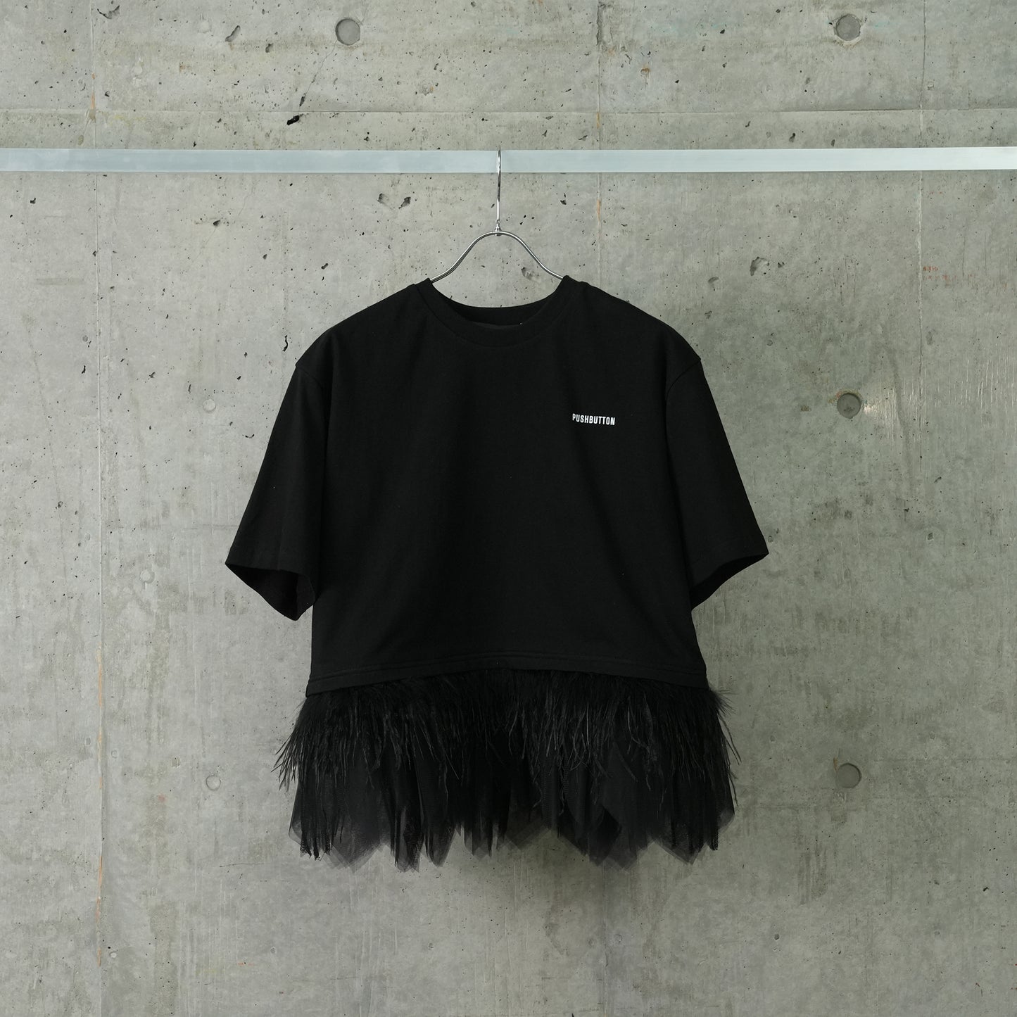 VOLUMED HEM POINT TOP / BLACK