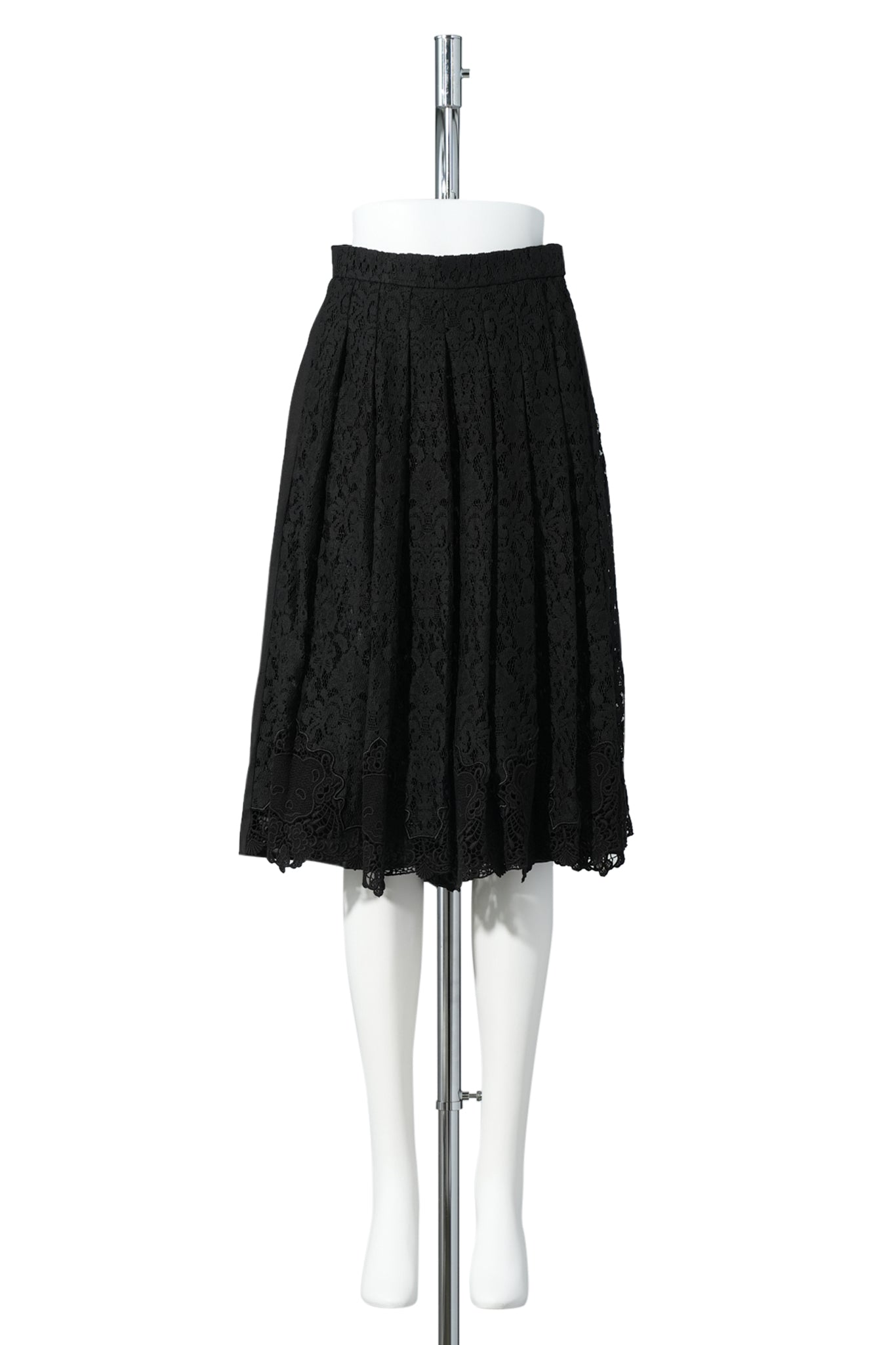 BLACK FRONT PLEATED SKORTS / BLACK