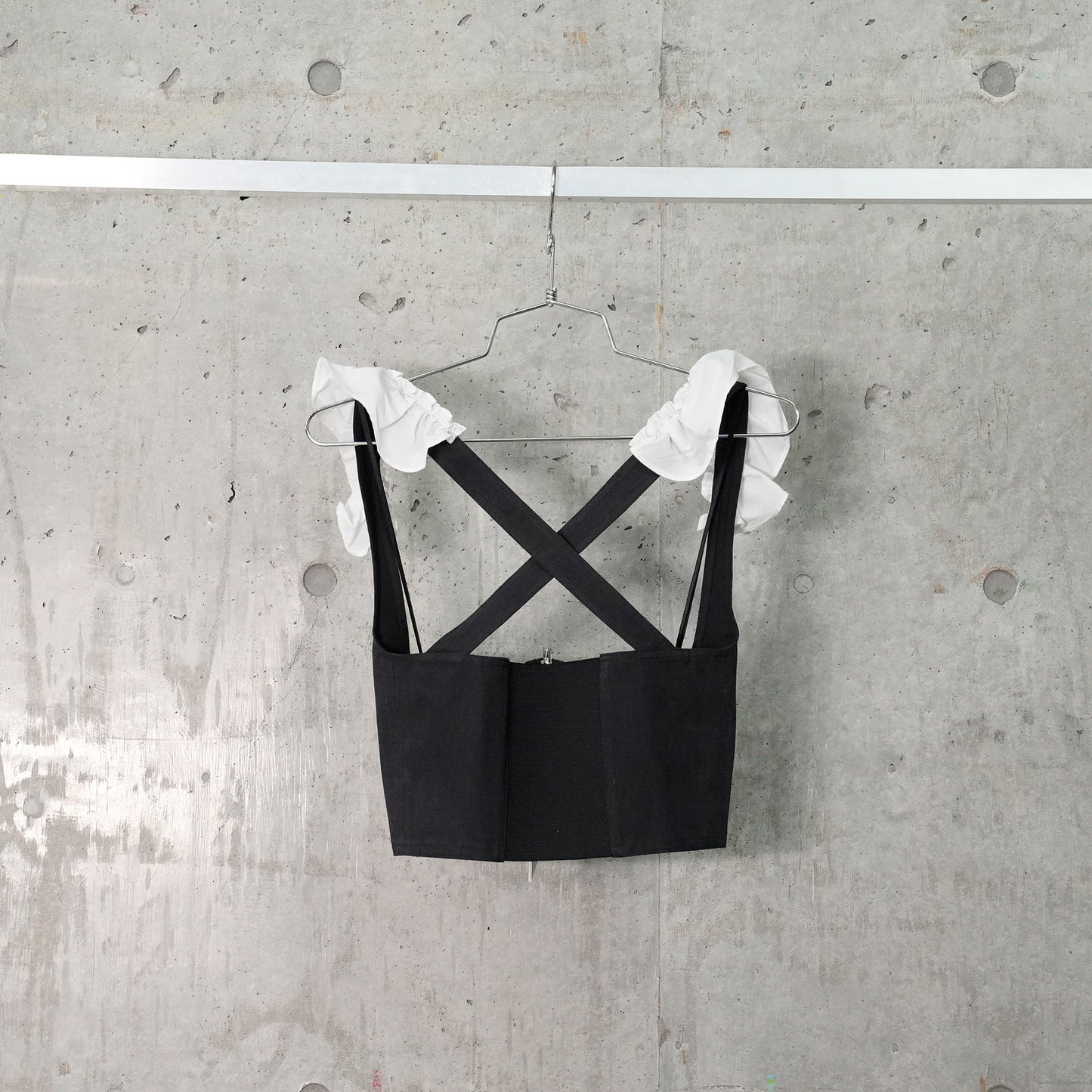 WITH WHITE FRILL BUSTIER / DARK GRAY