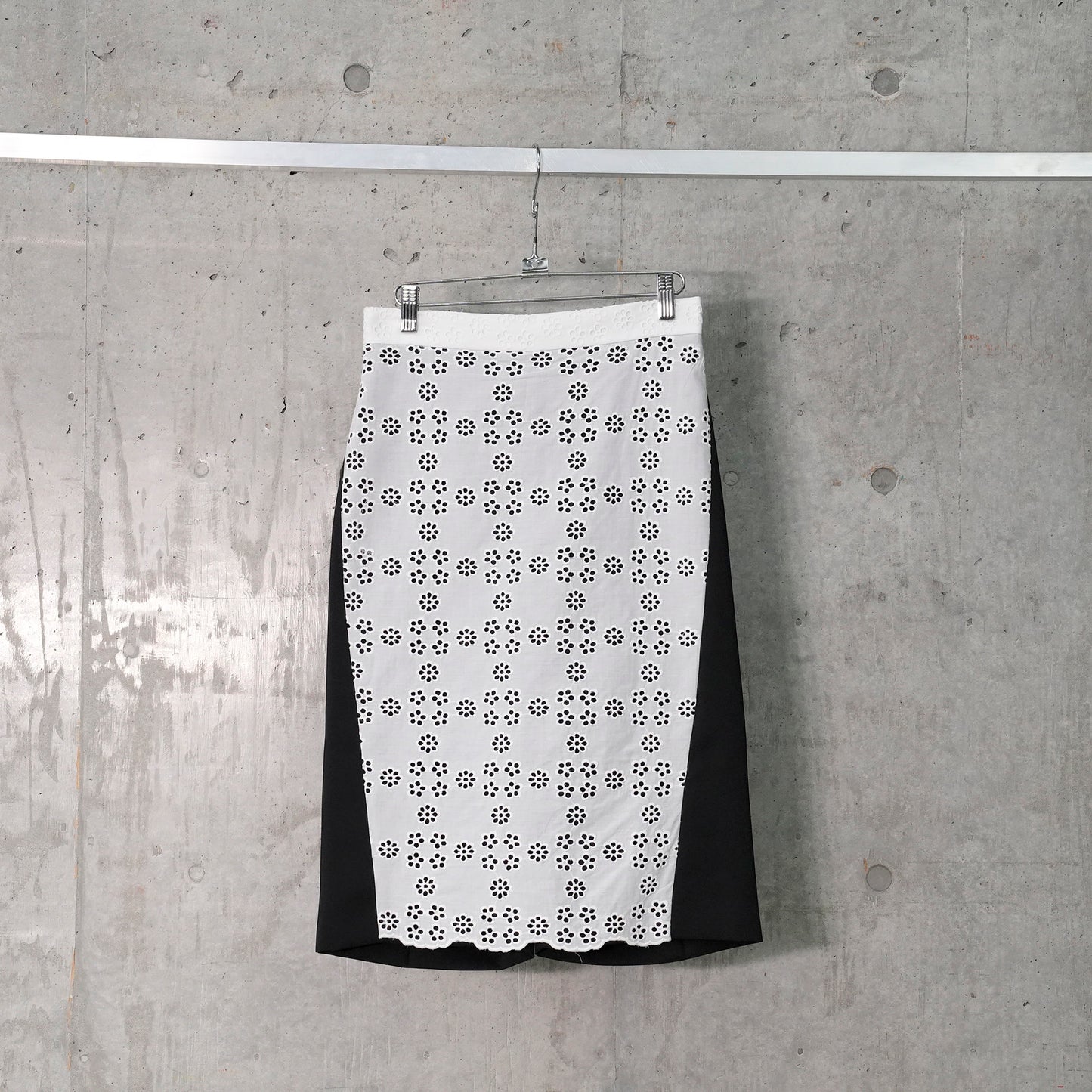 HYBRID LACE SKORTS / WHITE BLACK