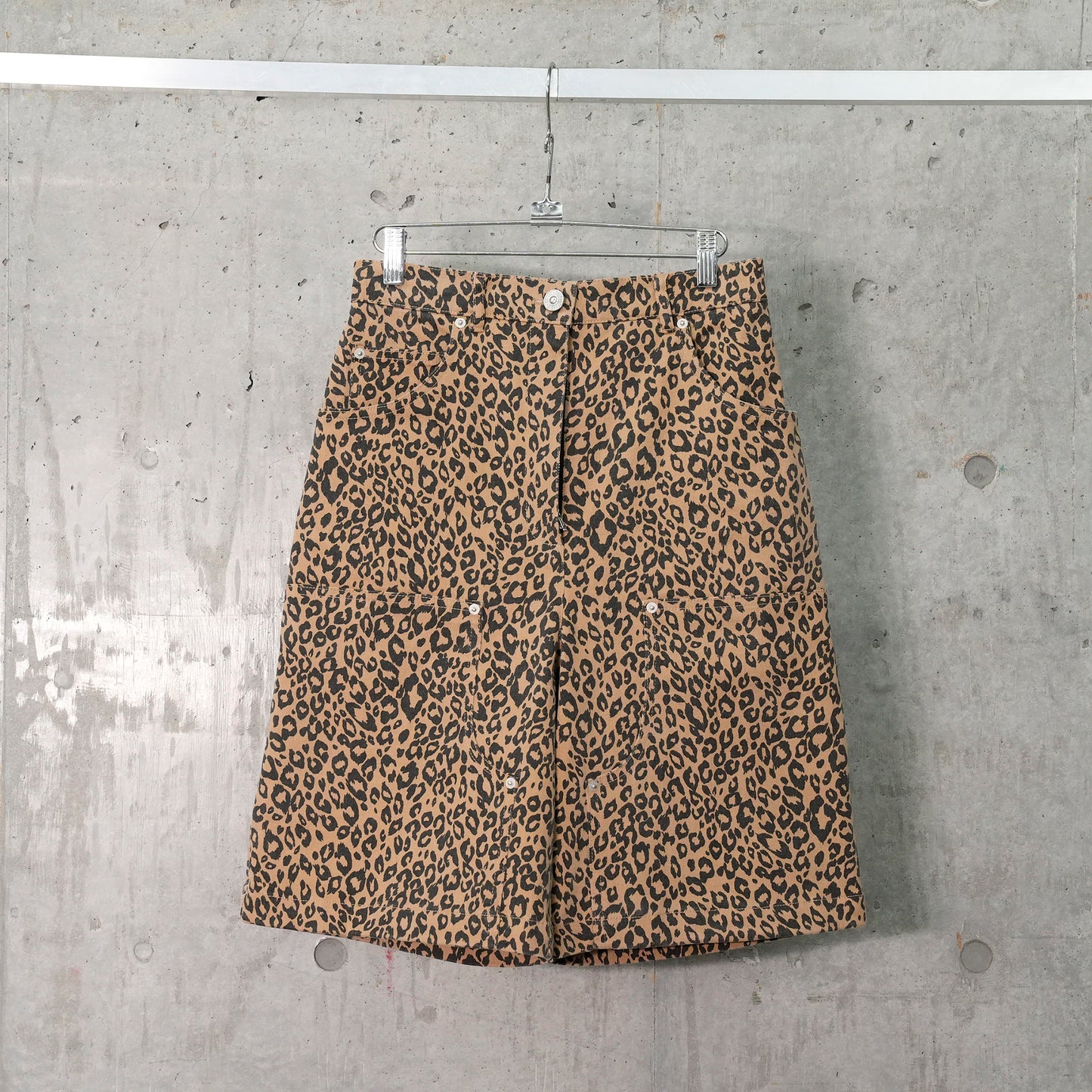 CARPENTER SHORTS / LEOPARD PRINT