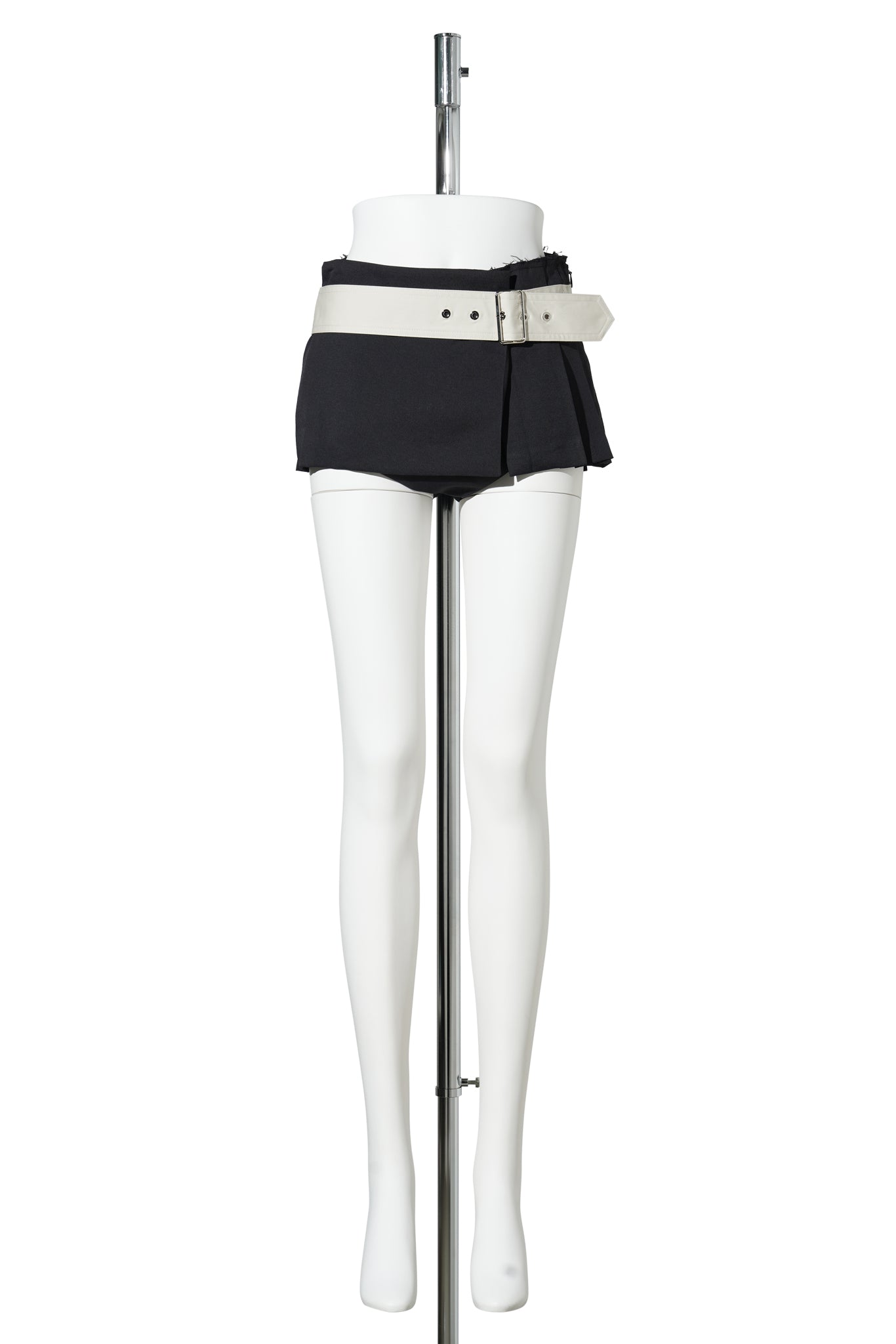 BLACK BELTED PLEATED SKORTS / BLACK