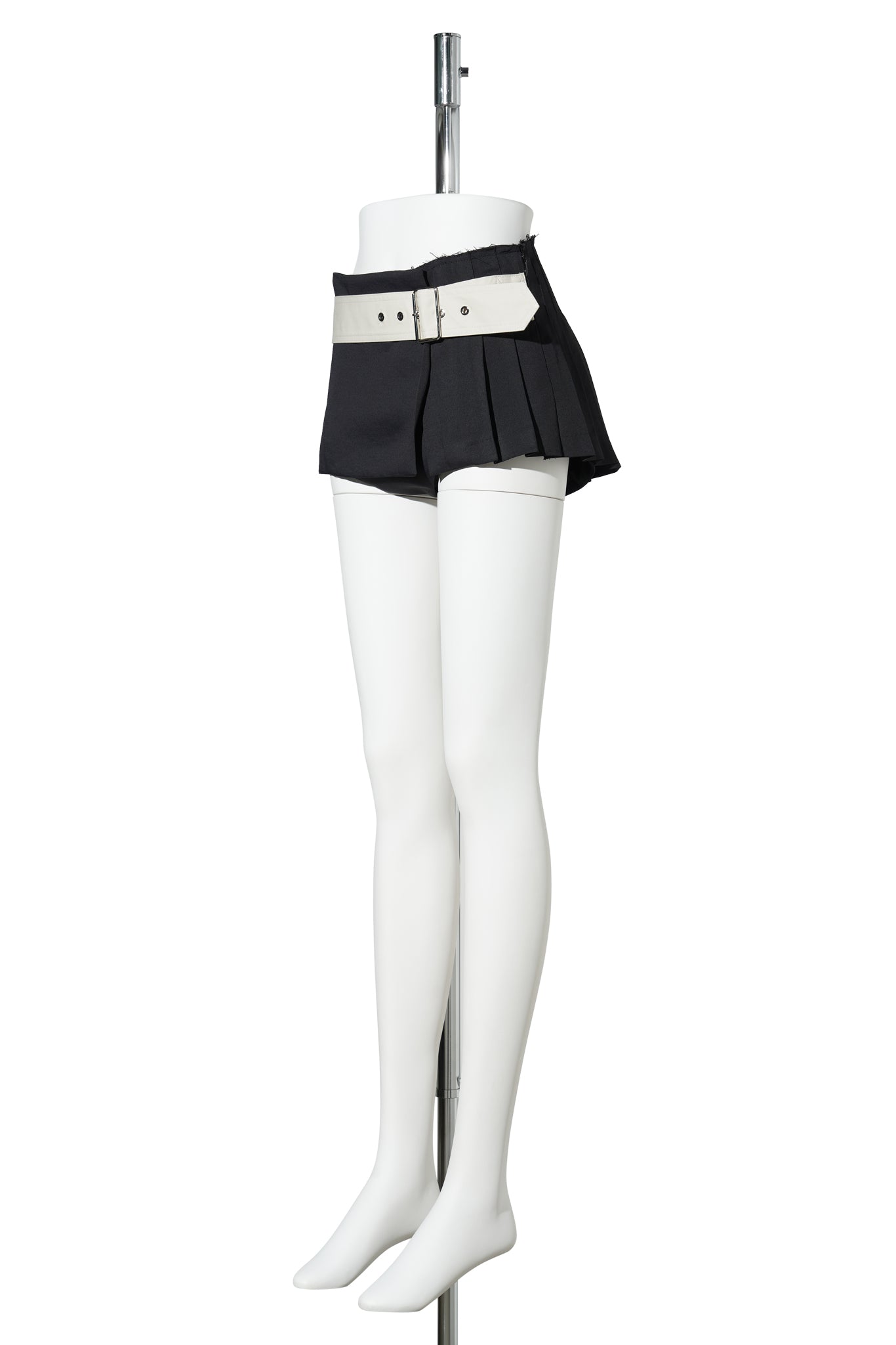 BLACK BELTED PLEATED SKORTS / BLACK