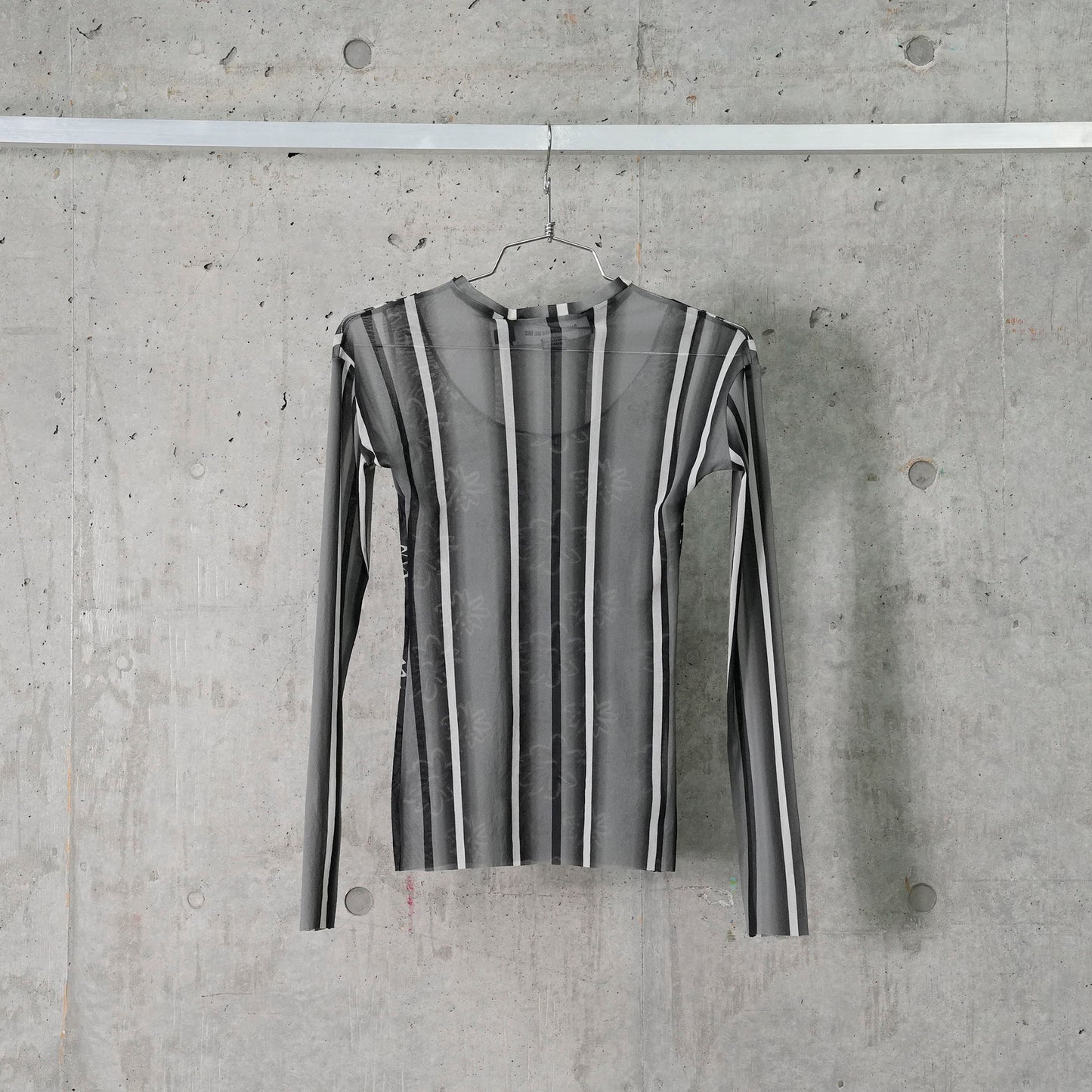 LONG SLEEVE MESH TOP / BLACK & WHITE