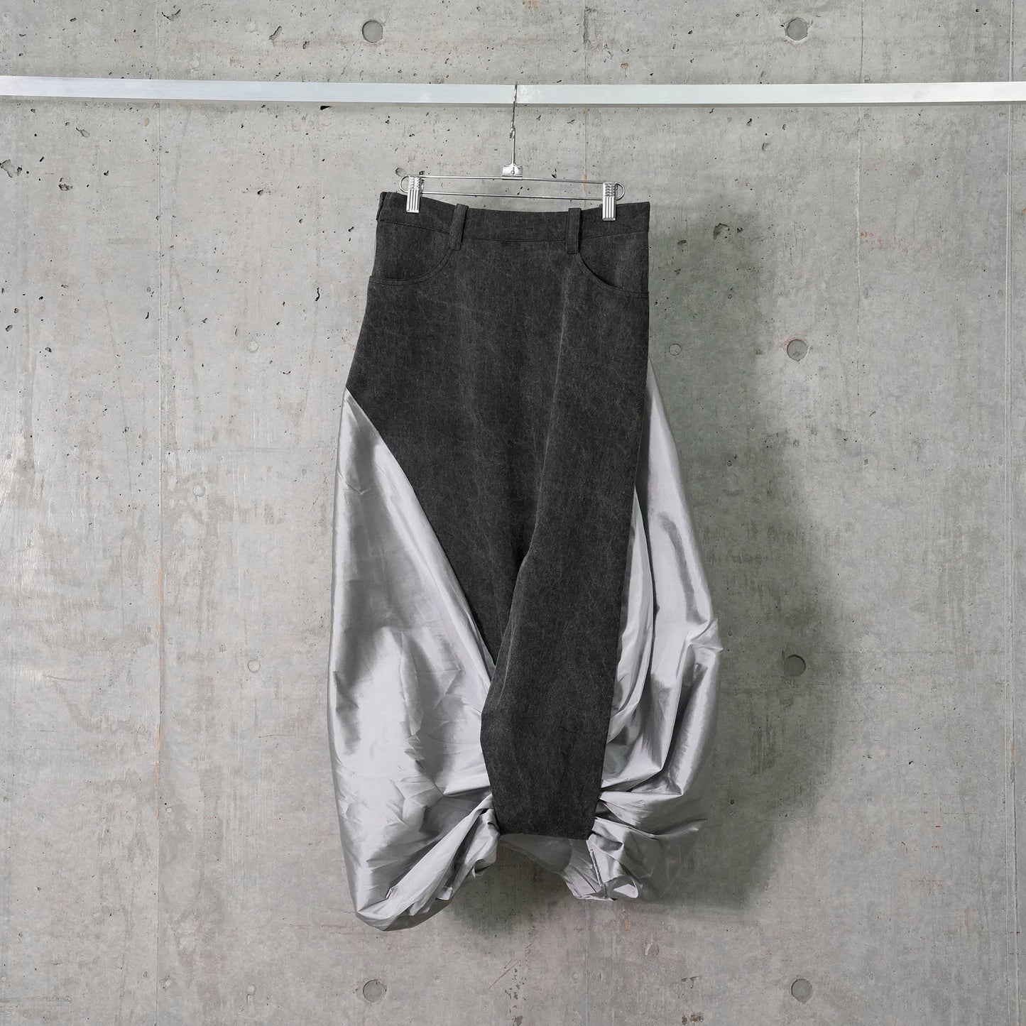 BOLETUS SKIRT / BLACK & GREY