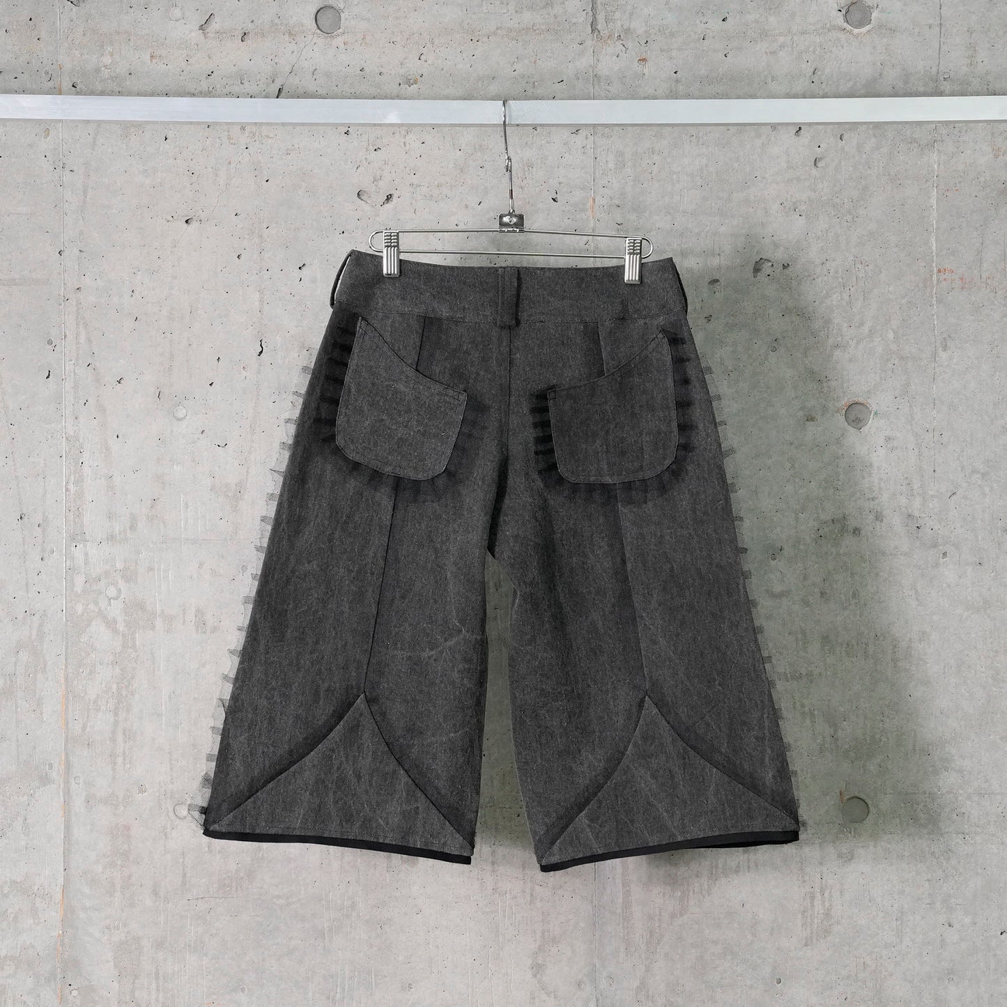 TULLE DENIM SHORTS / BLACK