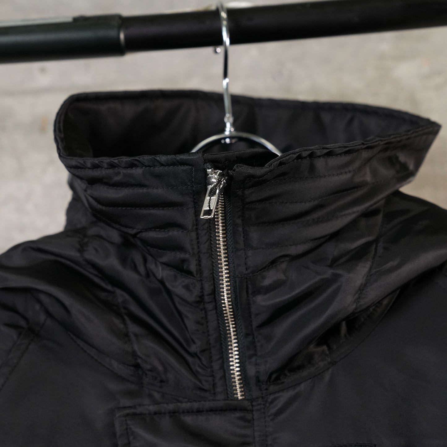 ELEVATION HOODED BOMBER JACKET / E:BLACK