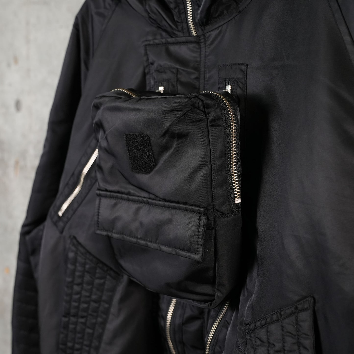 ELEVATION HOODED BOMBER JACKET / E:BLACK