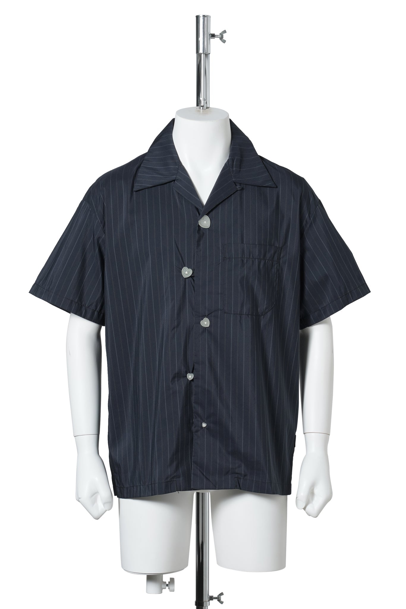FLOATIONG HEART SS SHIRT / BLACK