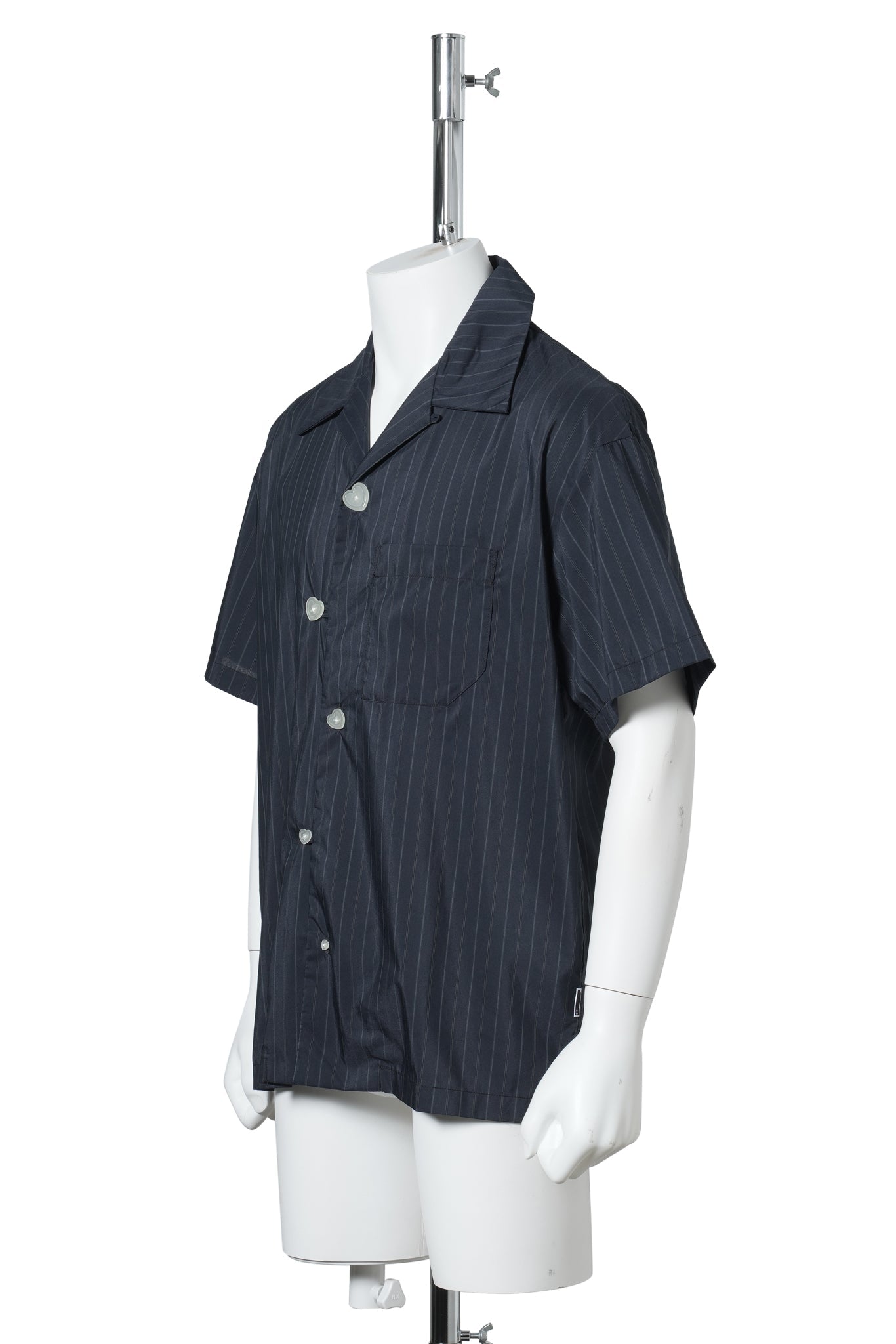 FLOATIONG HEART SS SHIRT / BLACK