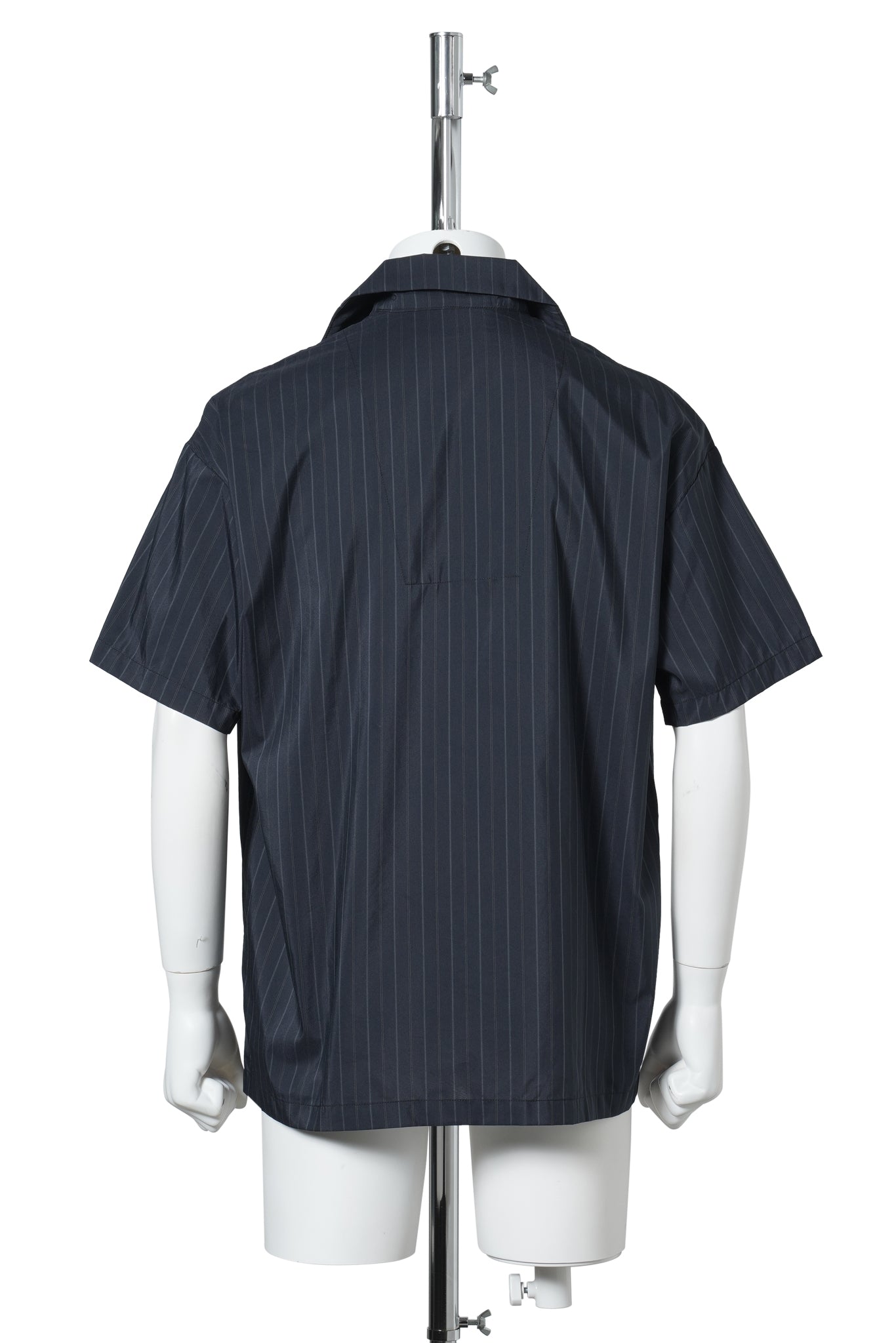 FLOATIONG HEART SS SHIRT / BLACK