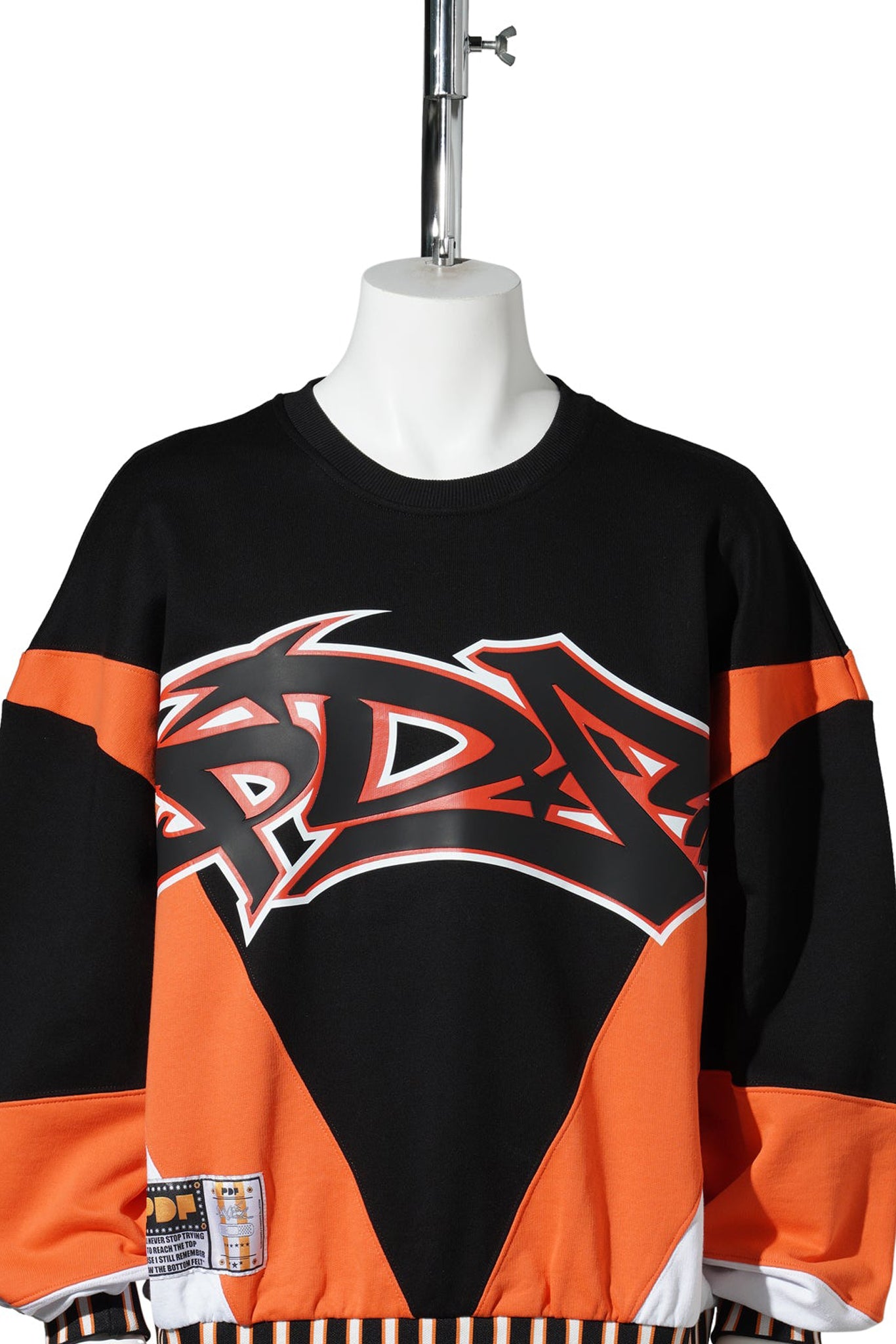 CREW NECK A / BLACK